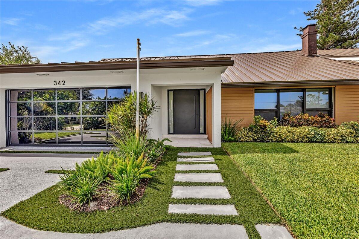 TEQUESTA COUNTRY CLUB - Residential