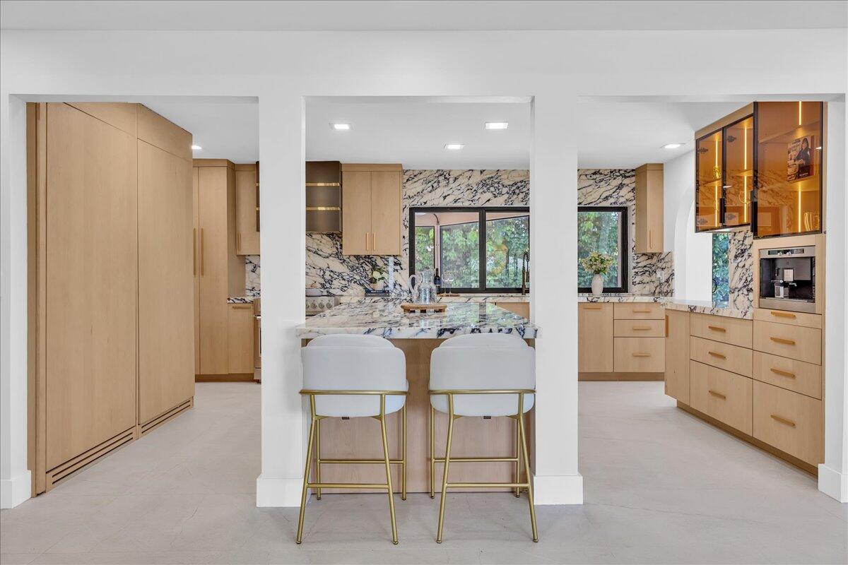 TEQUESTA COUNTRY CLUB - Residential