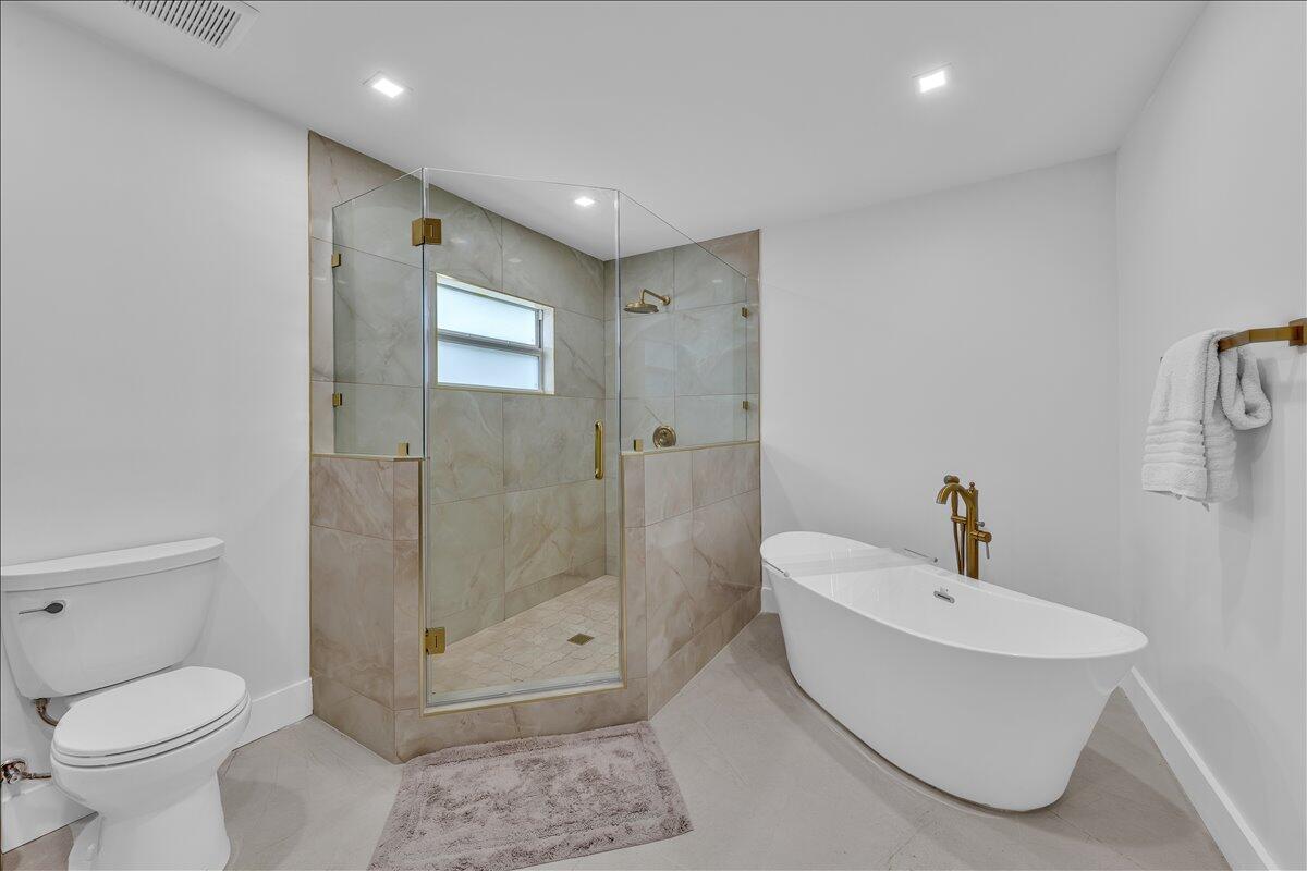 TEQUESTA COUNTRY CLUB - Residential