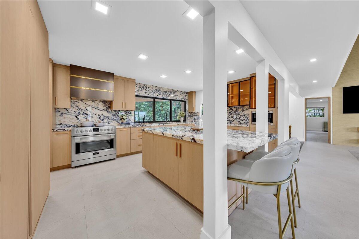 TEQUESTA COUNTRY CLUB - Residential