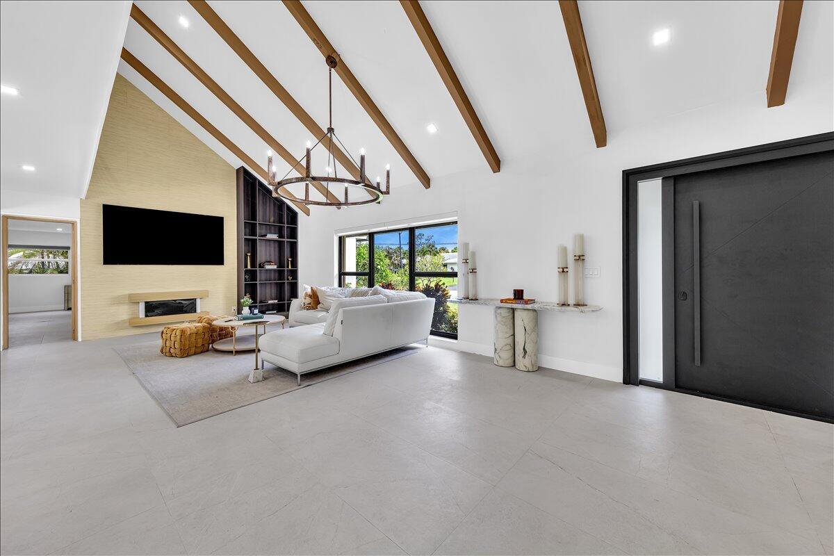 TEQUESTA COUNTRY CLUB - Residential