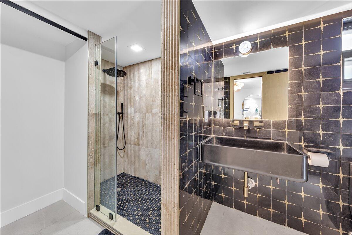 TEQUESTA COUNTRY CLUB - Residential