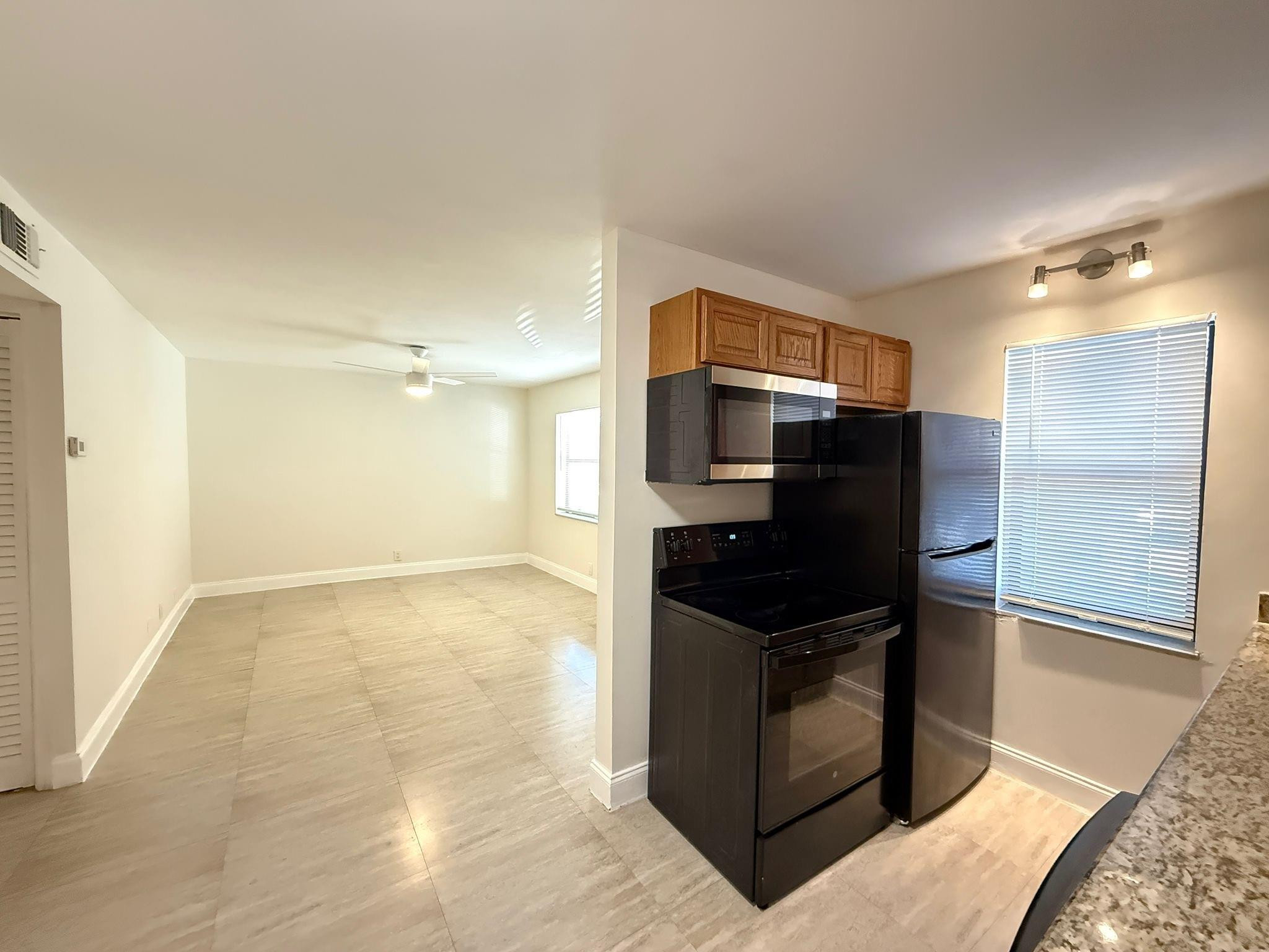 RESUB OF HIGHLAND ESTATES - Residential Lease