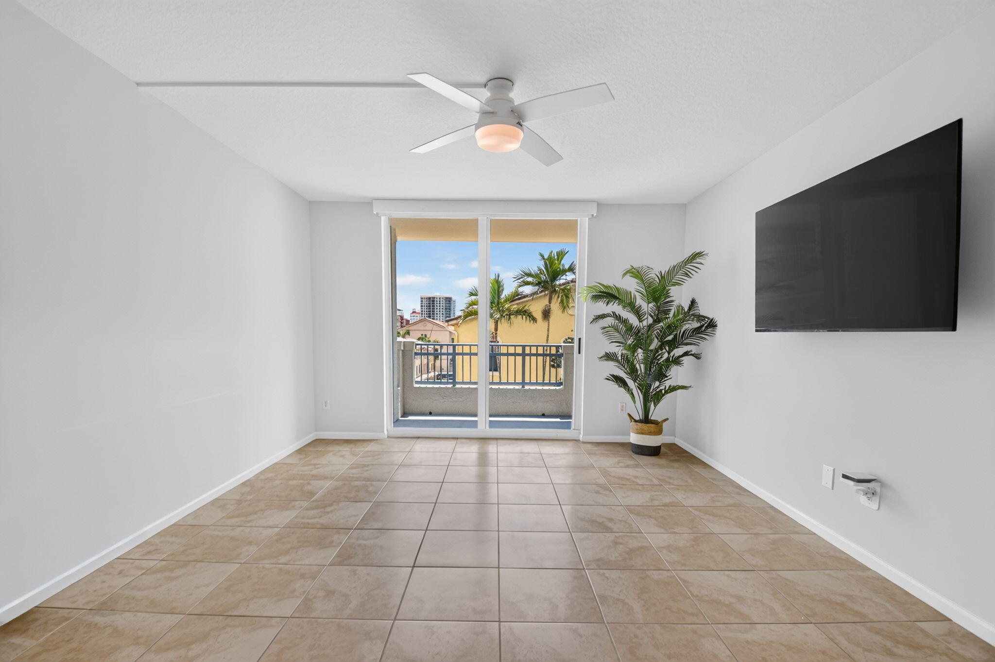 METROPOLITAN CONDO - Residential