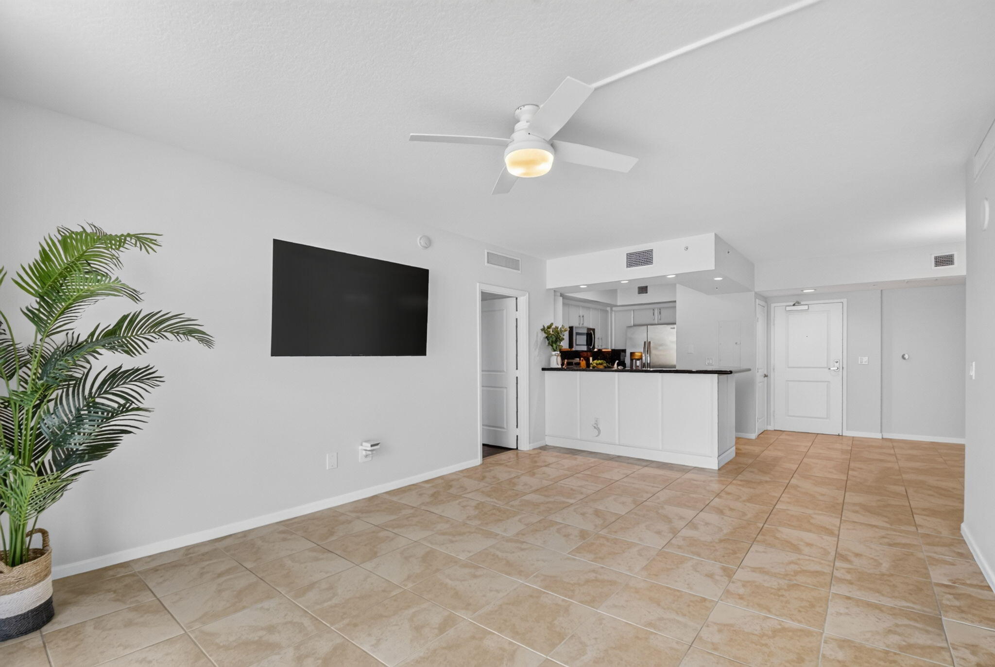 METROPOLITAN CONDO - Residential