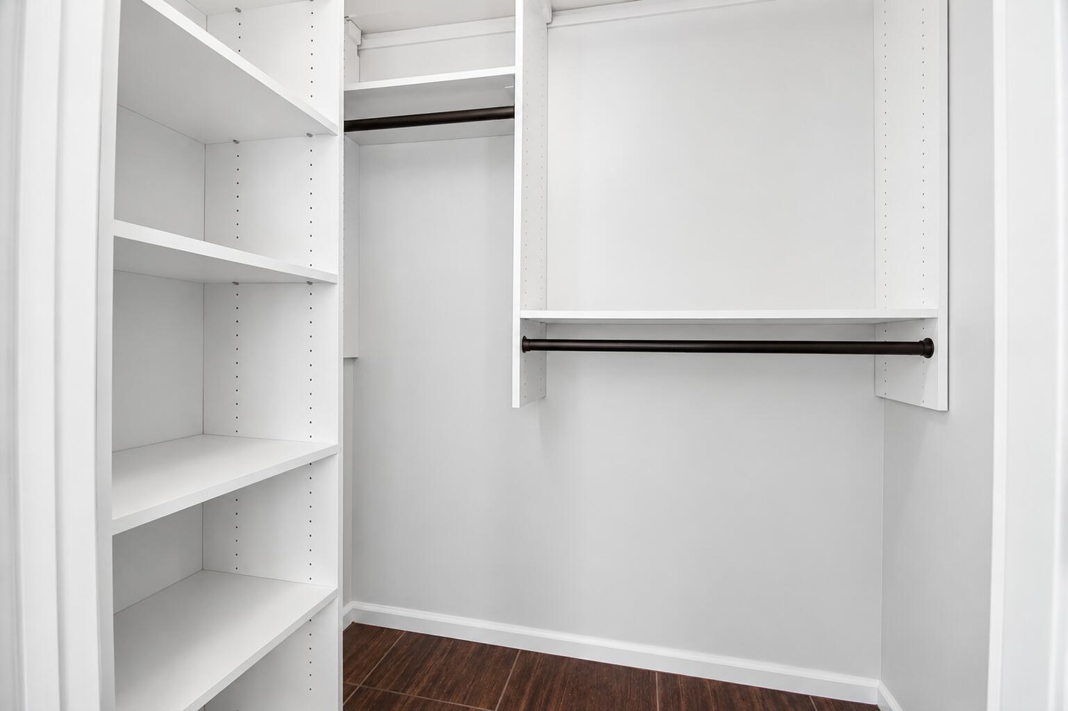METROPOLITAN CONDO - Residential