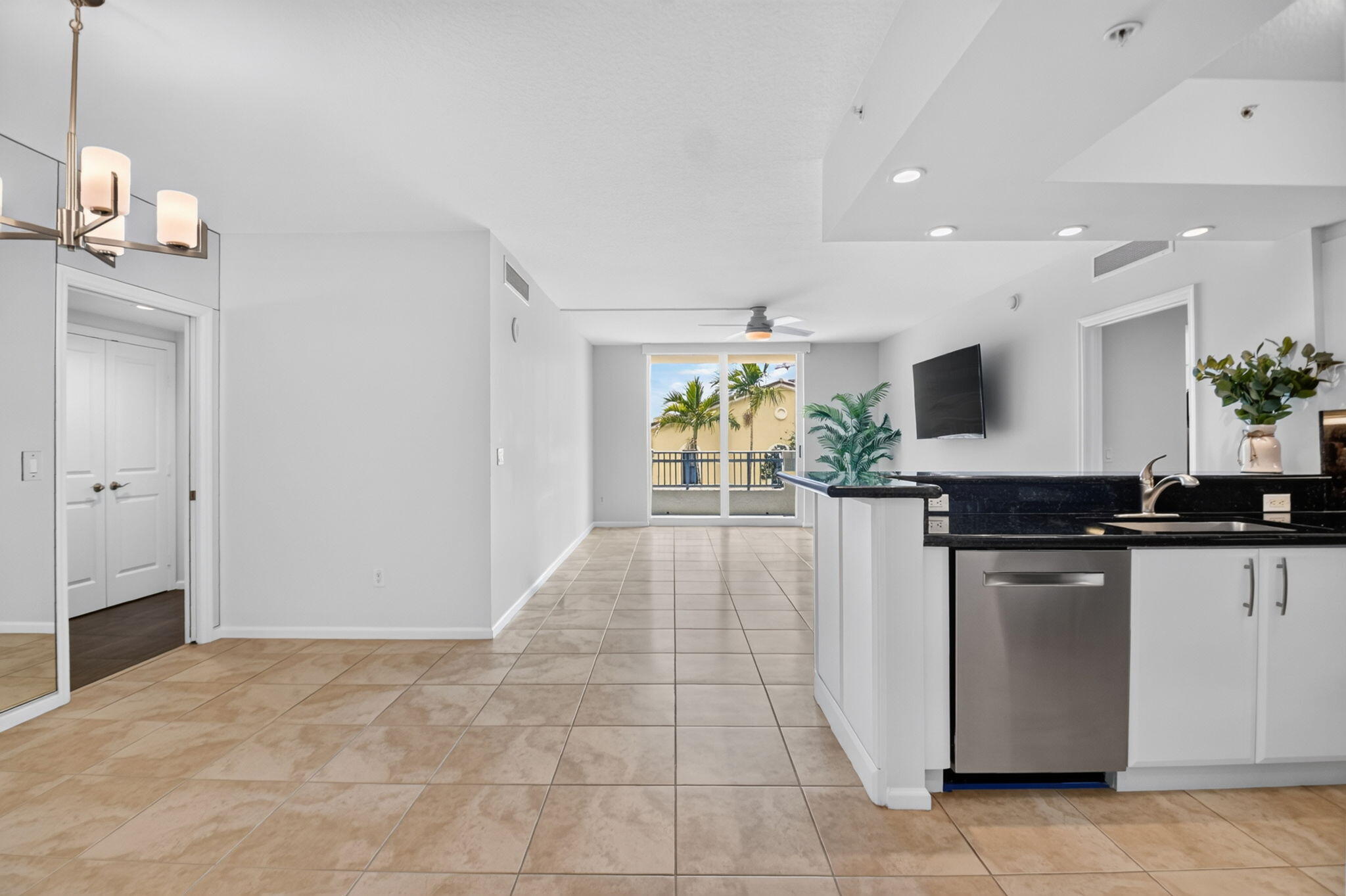 METROPOLITAN CONDO - Residential