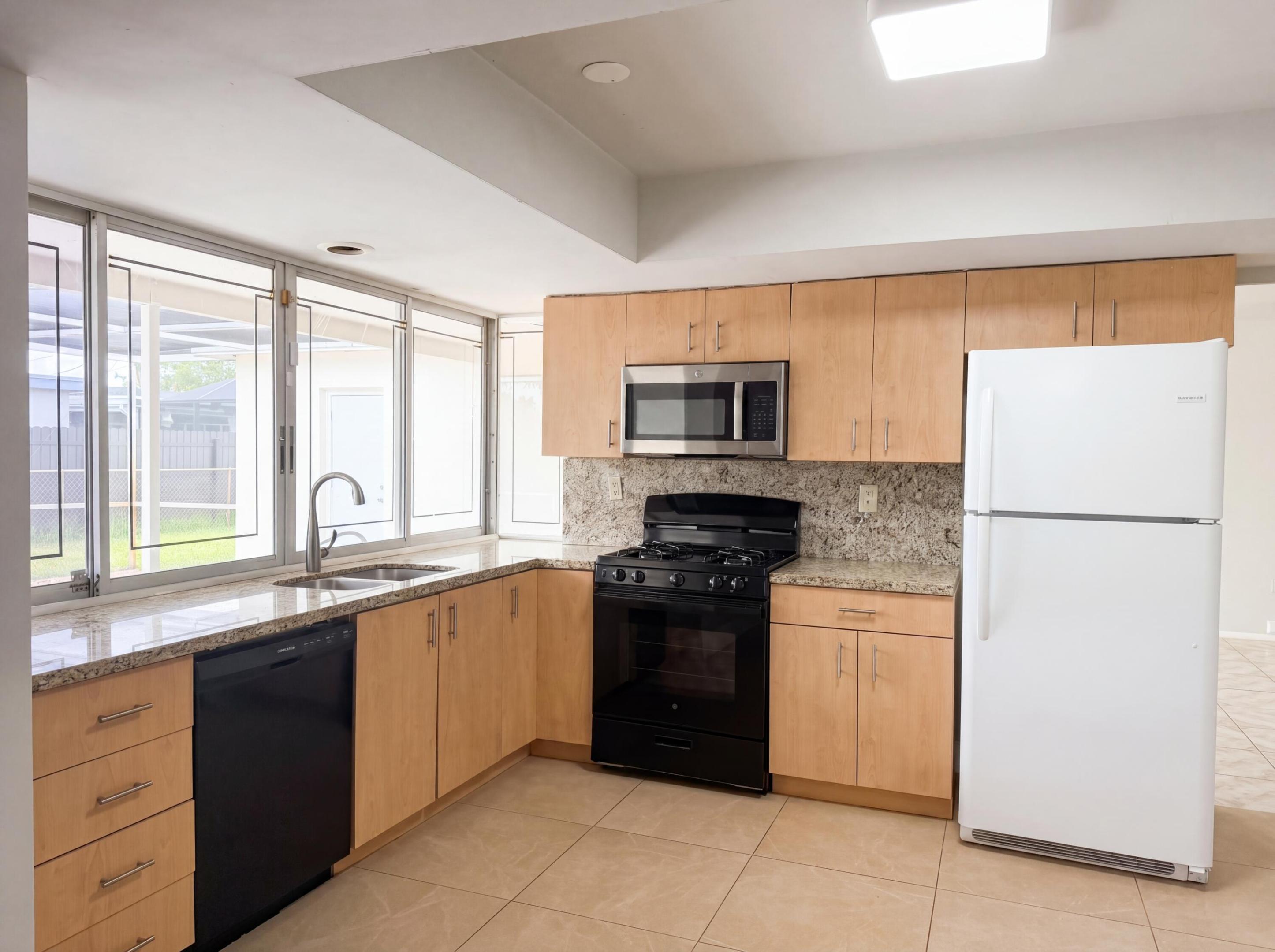 MIRAMAR PARK FOURTH ADD 65-7 B - Residential