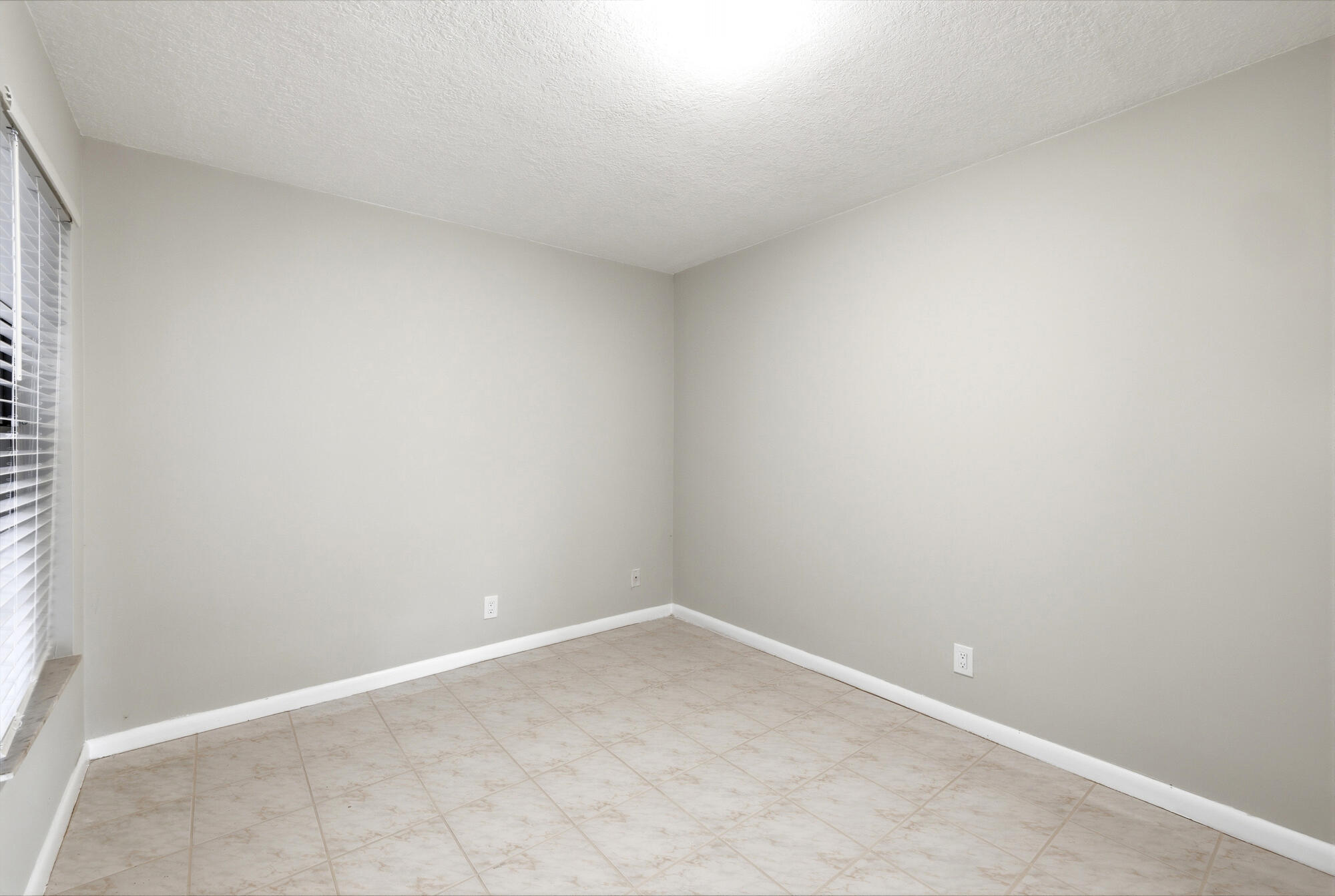 LUCERNE PARK CONDOS - Residential Lease