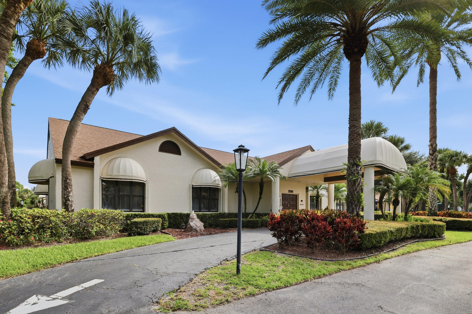 LUCERNE PARK CONDOS - Residential Lease