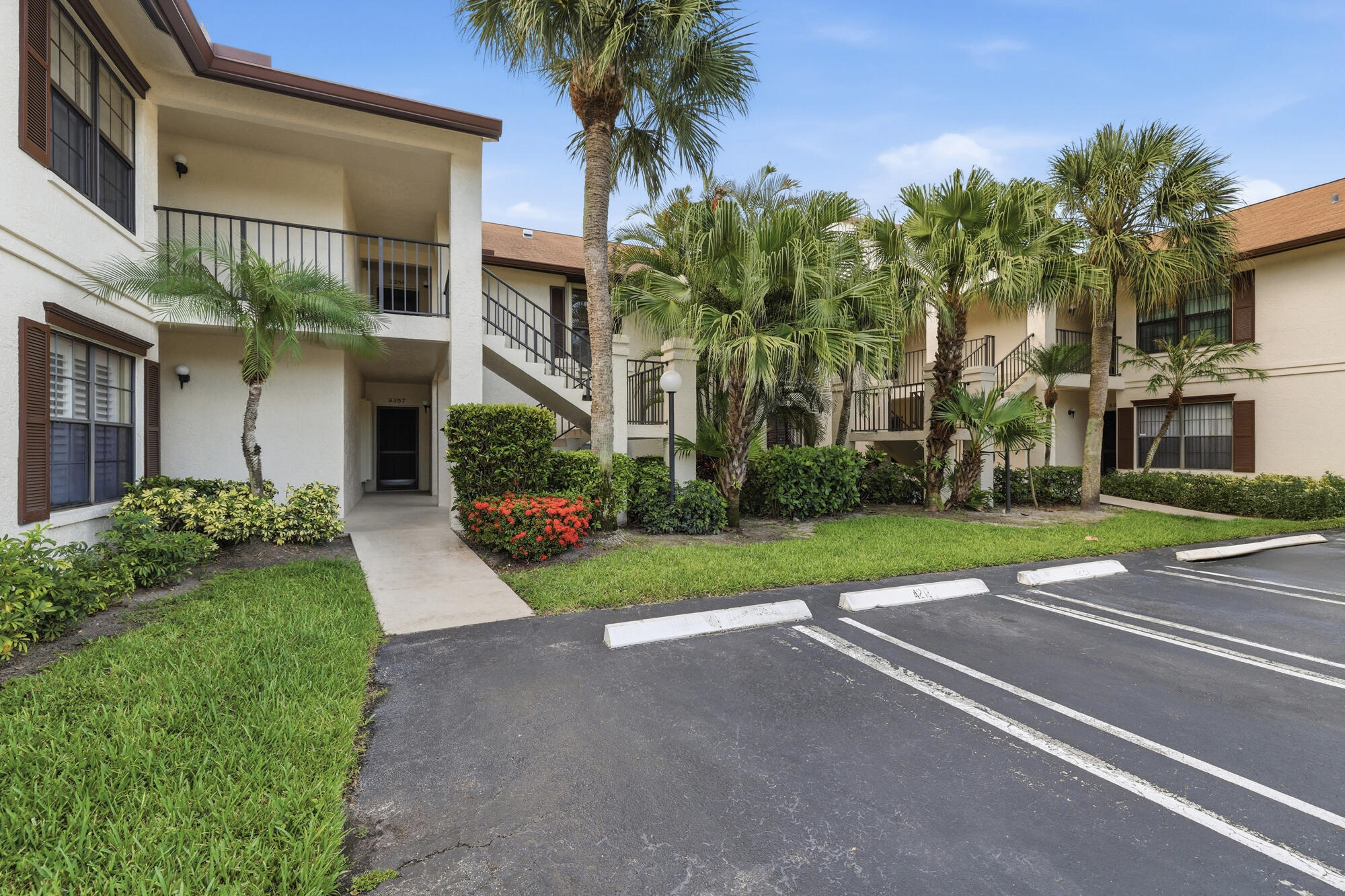 LUCERNE PARK CONDOS - Residential Lease