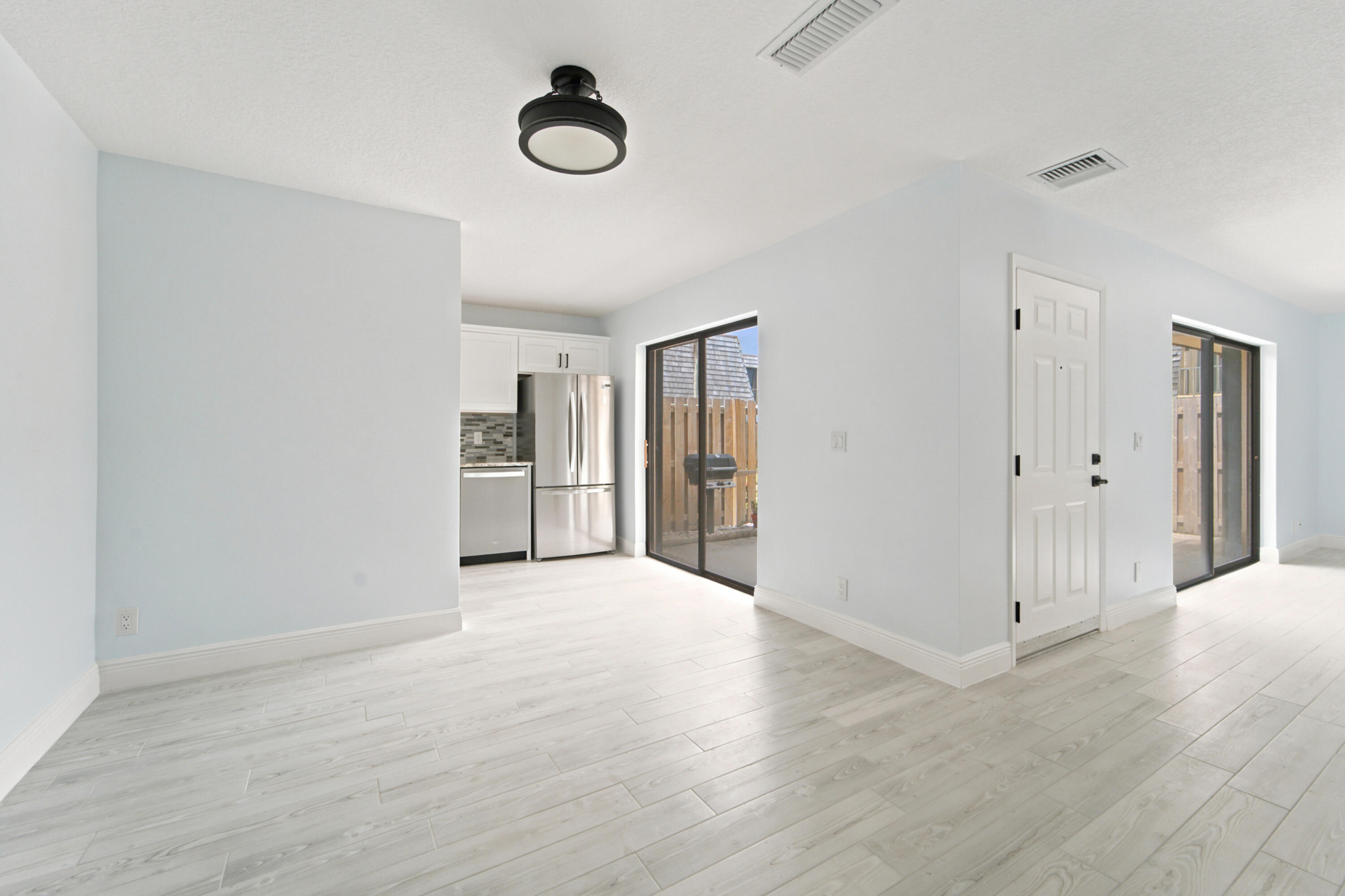 LAKEWOOD - Residential