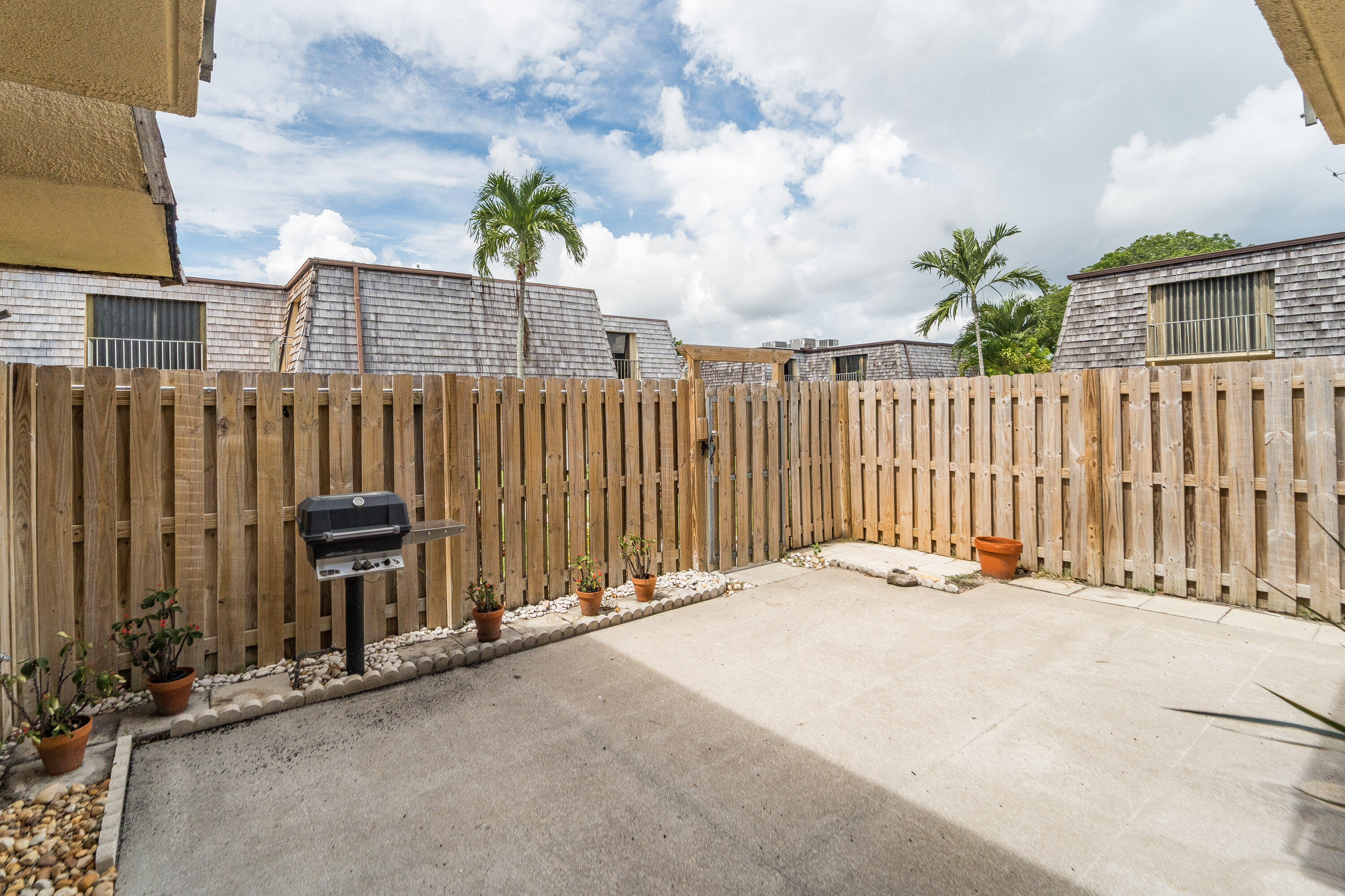 LAKEWOOD - Residential