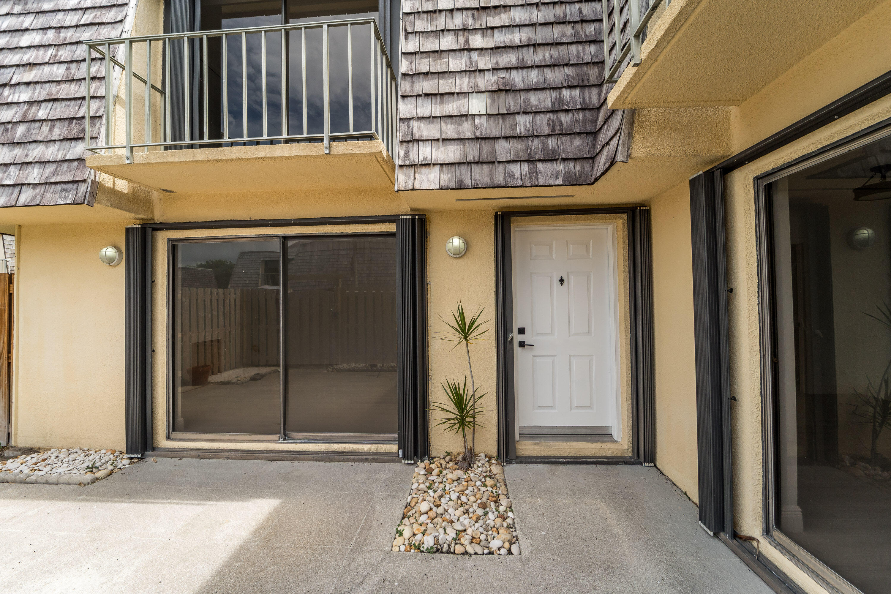 LAKEWOOD - Residential