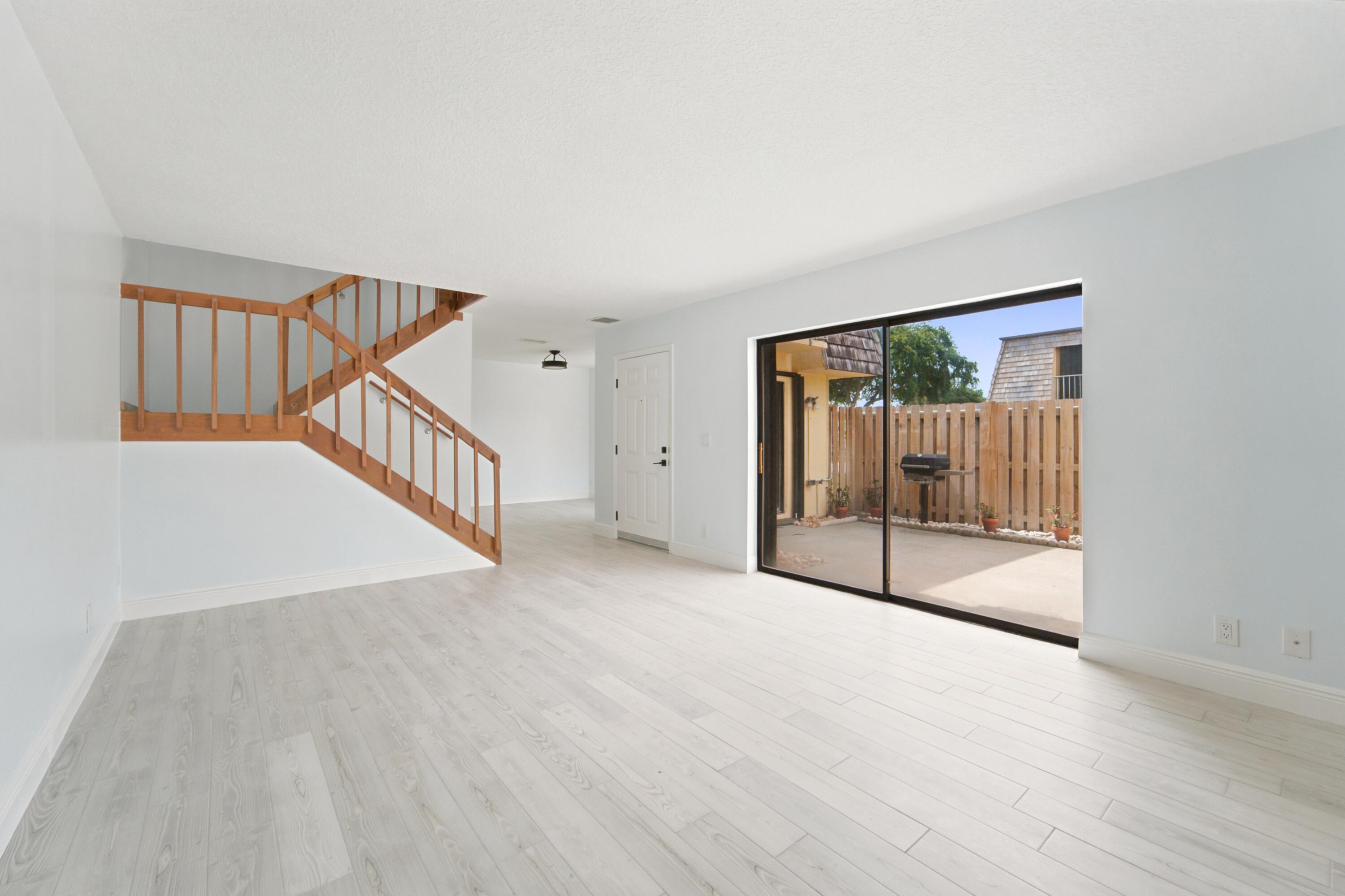LAKEWOOD - Residential