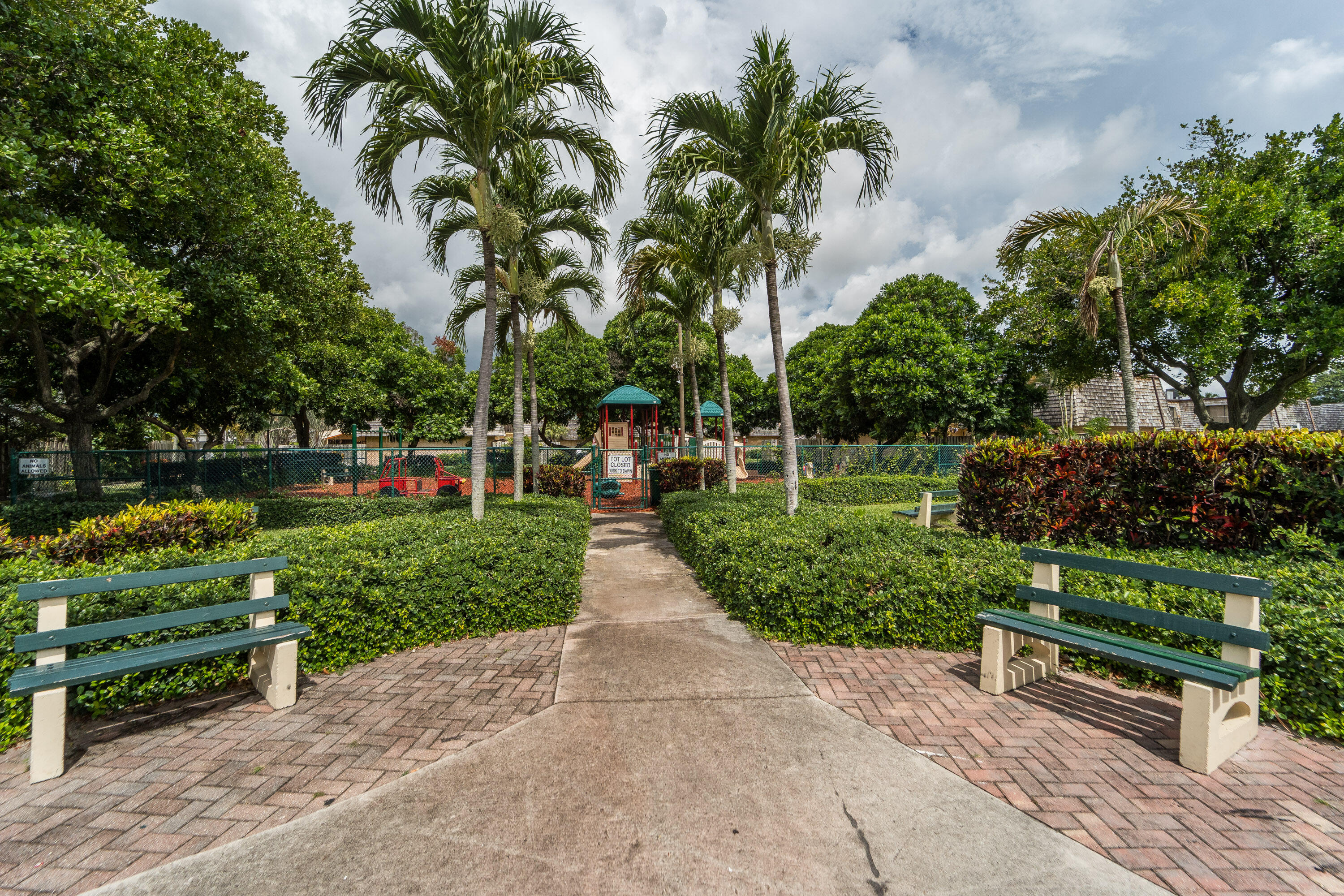 LAKEWOOD - Residential