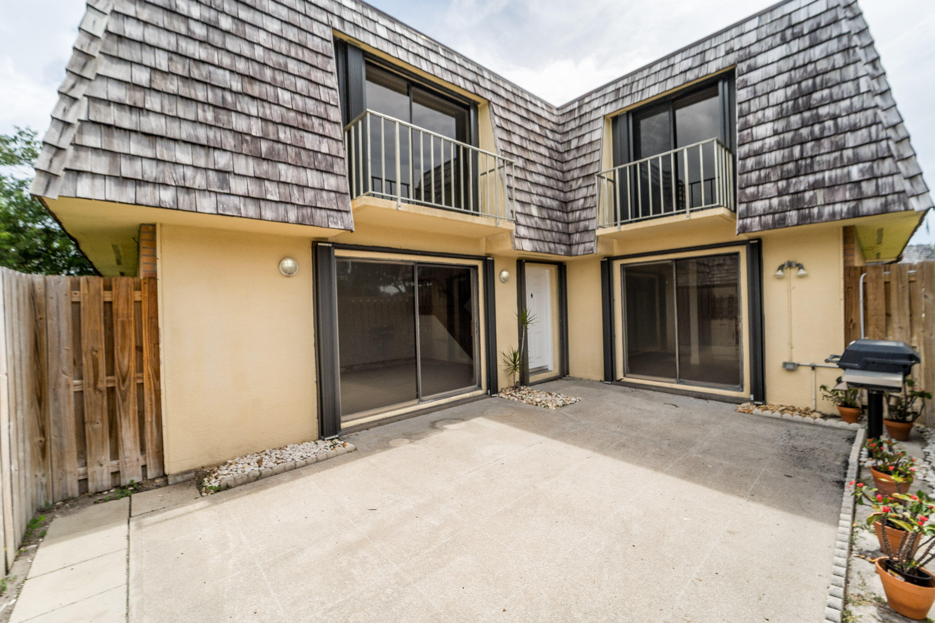 LAKEWOOD - Residential