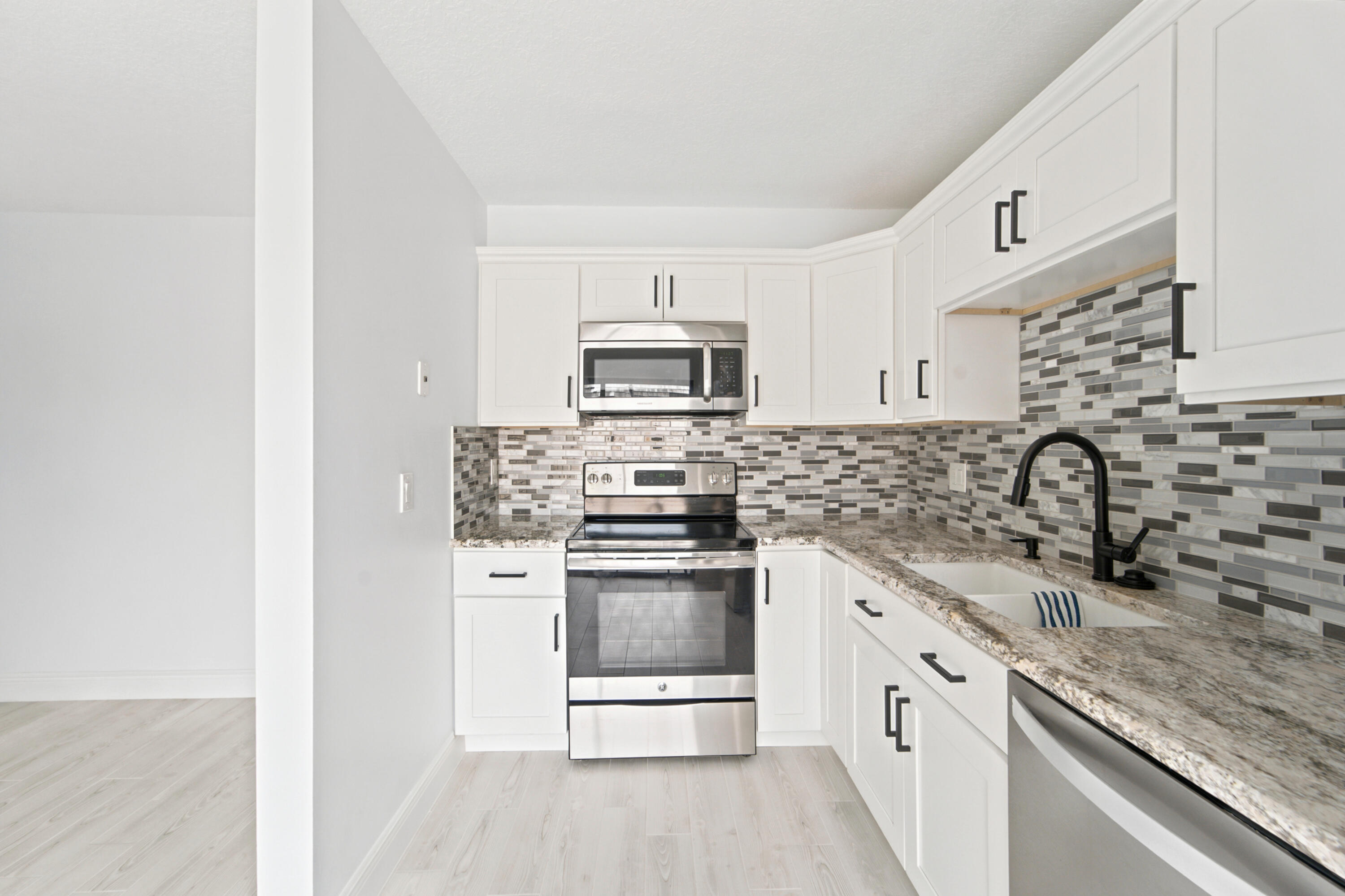 LAKEWOOD - Residential