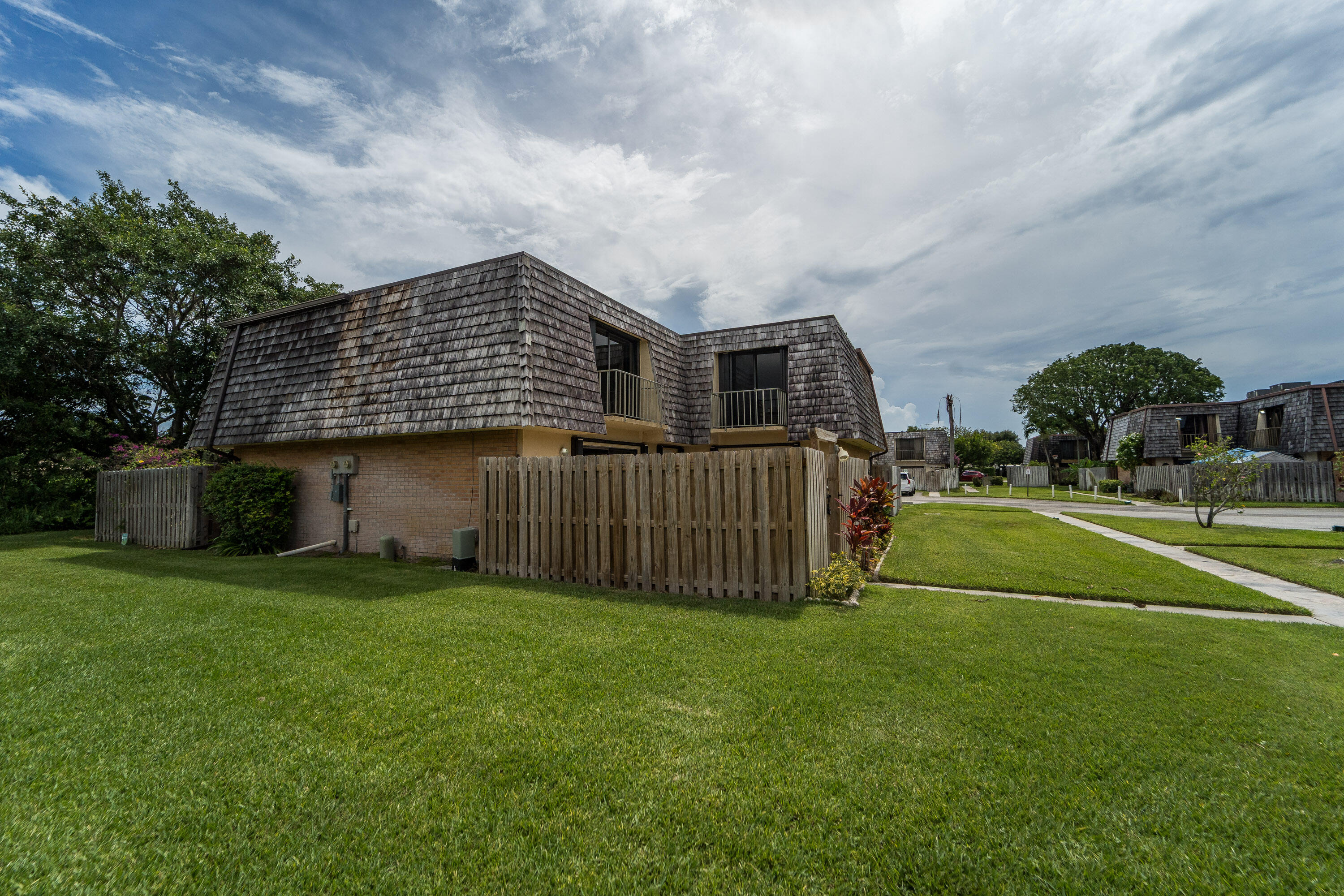 LAKEWOOD - Residential