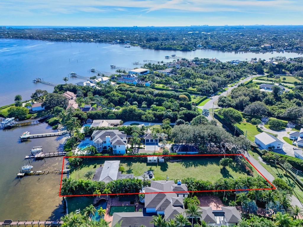 PENNOCK POINT - Land