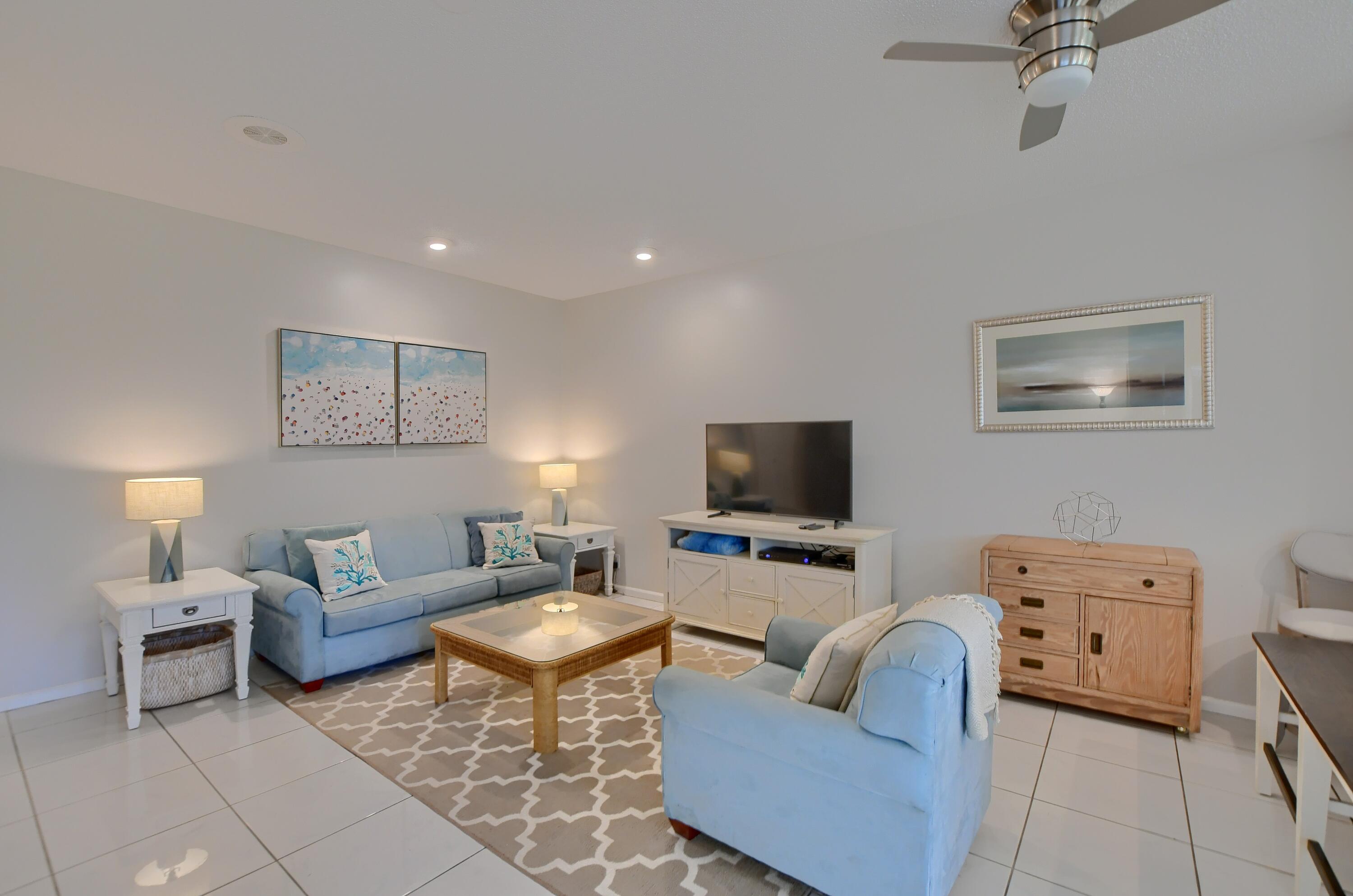 PLUM AT BOCA POINTE - Residential Lease