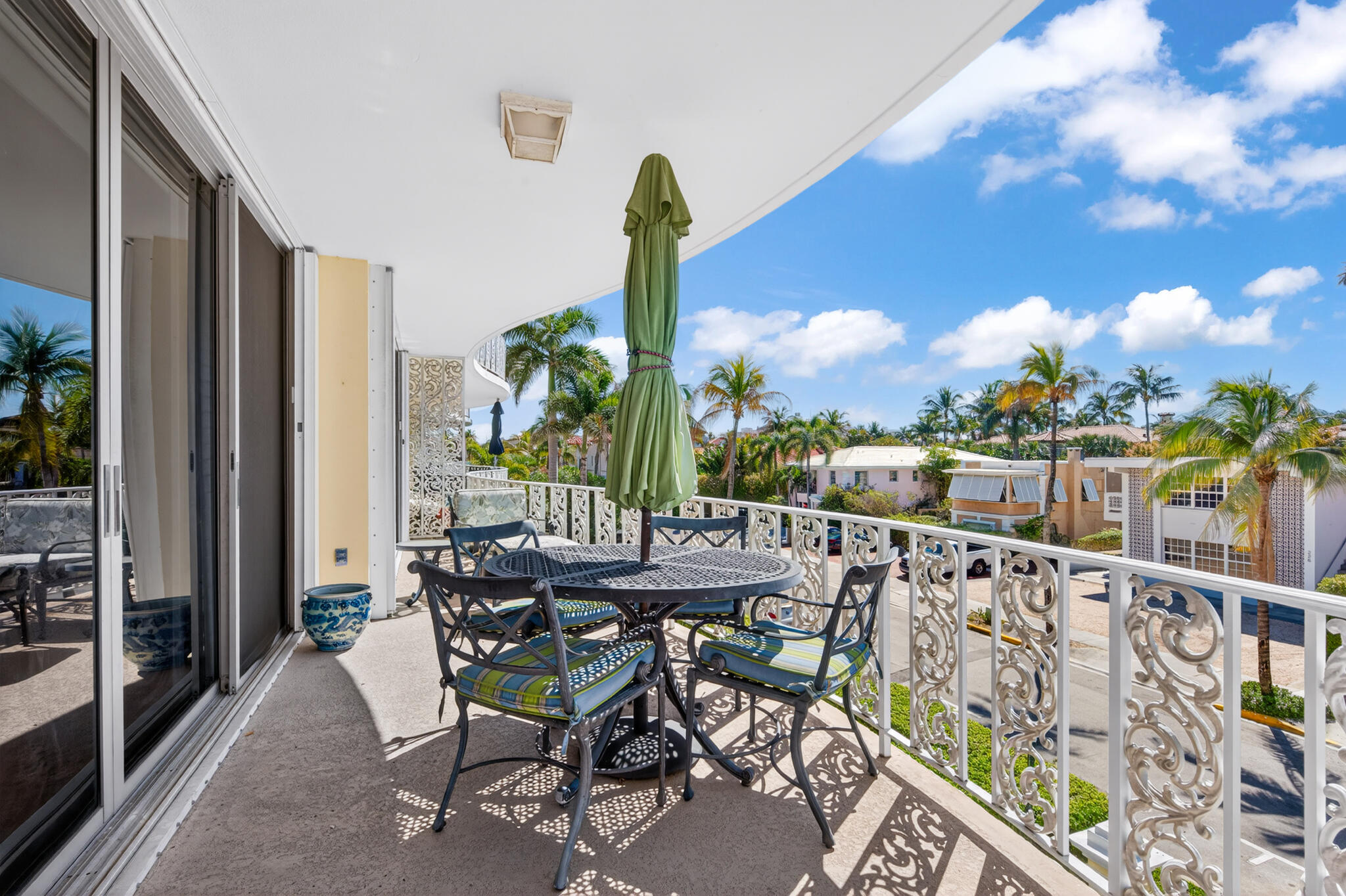 MELBORNE HOUSE CONDO - Residential