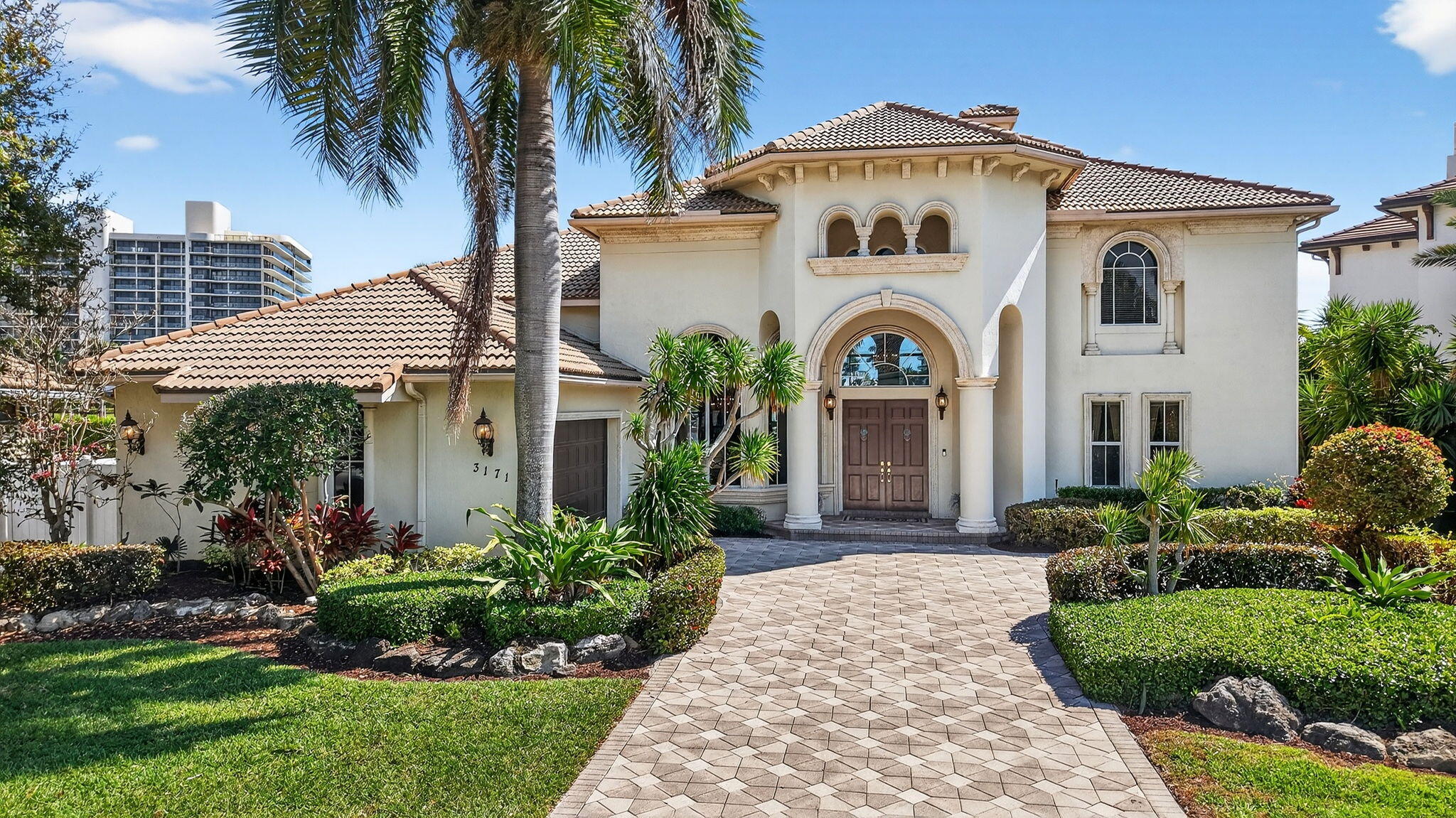 TROPIC ISLE - Residential