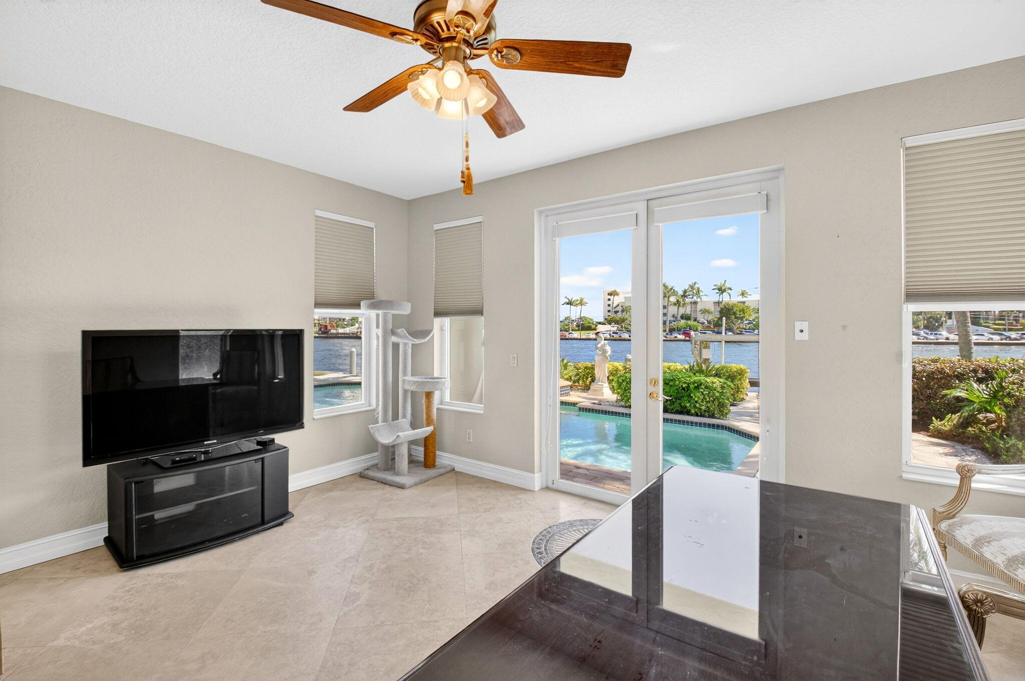 TROPIC ISLE - Residential