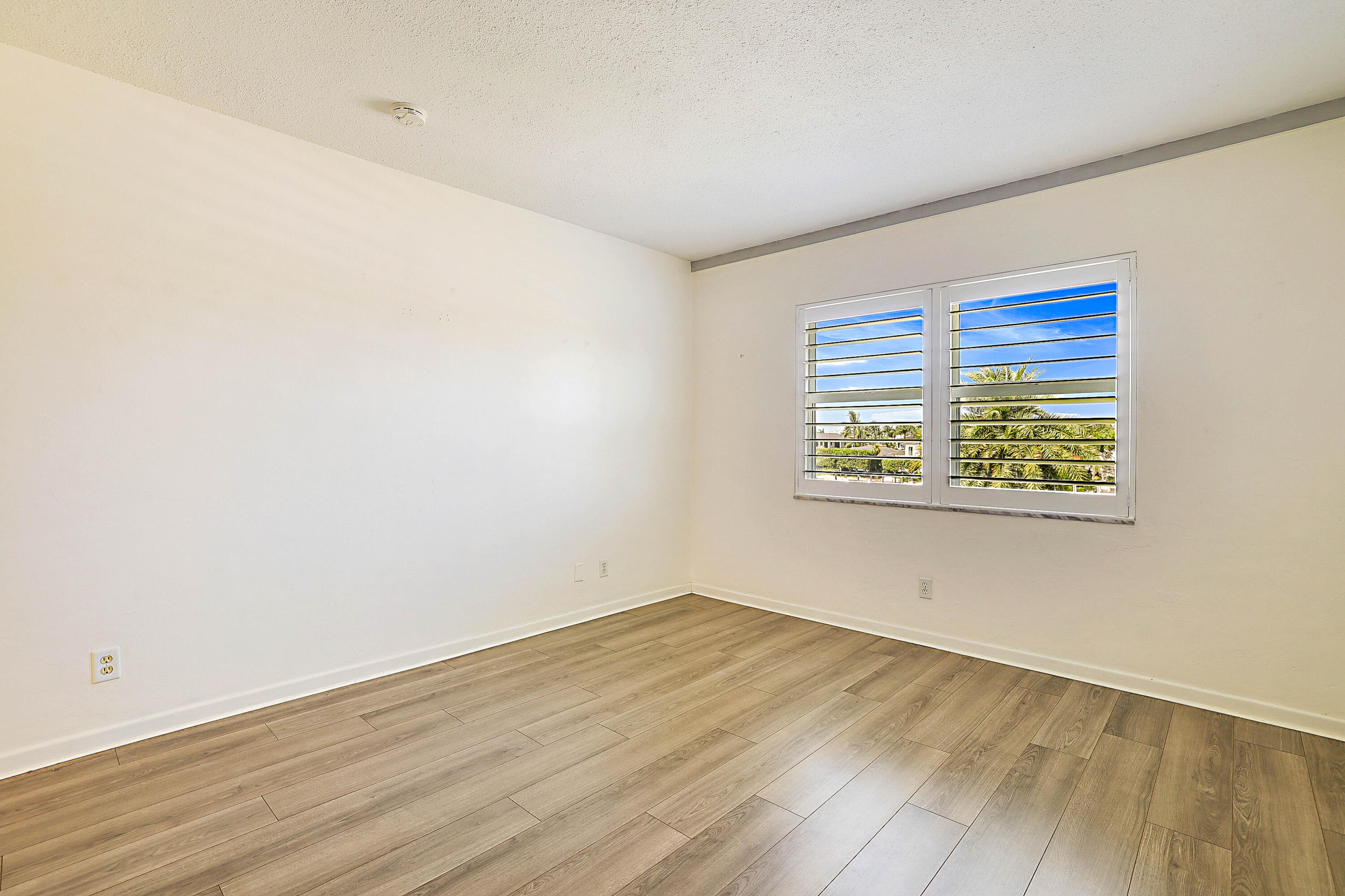 RIVER HOUSE TERRACE CONDO - Residential