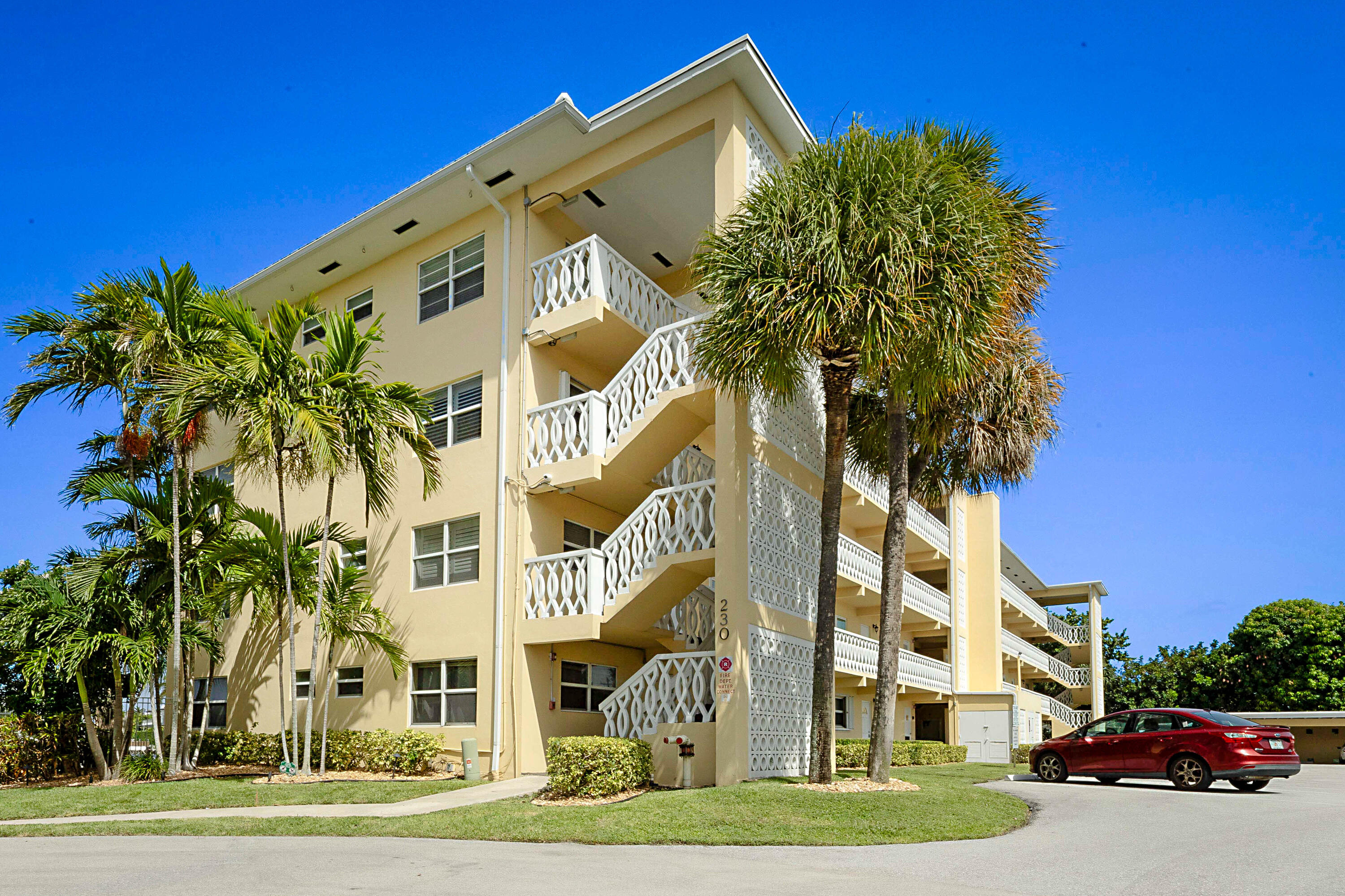 RIVER HOUSE TERRACE CONDO - Residential
