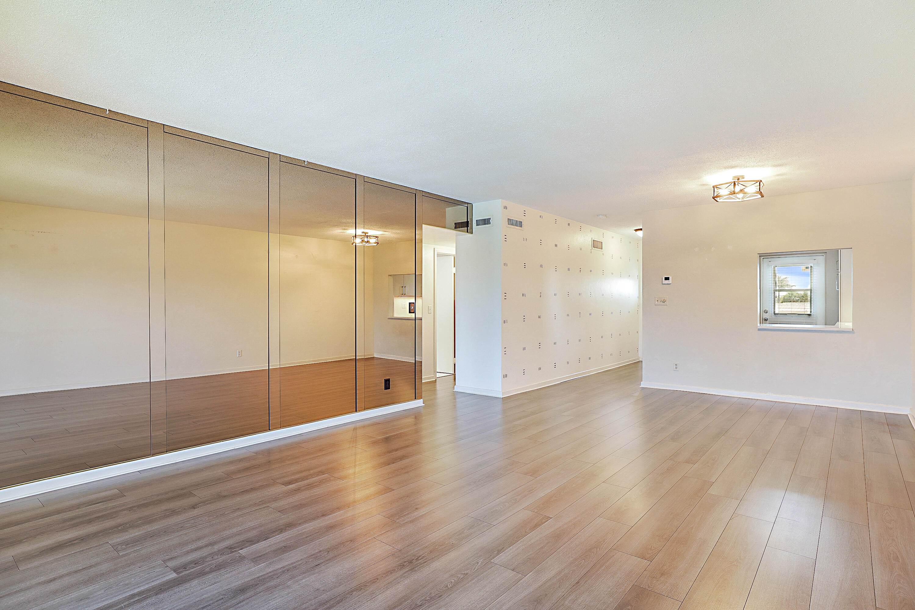 RIVER HOUSE TERRACE CONDO - Residential