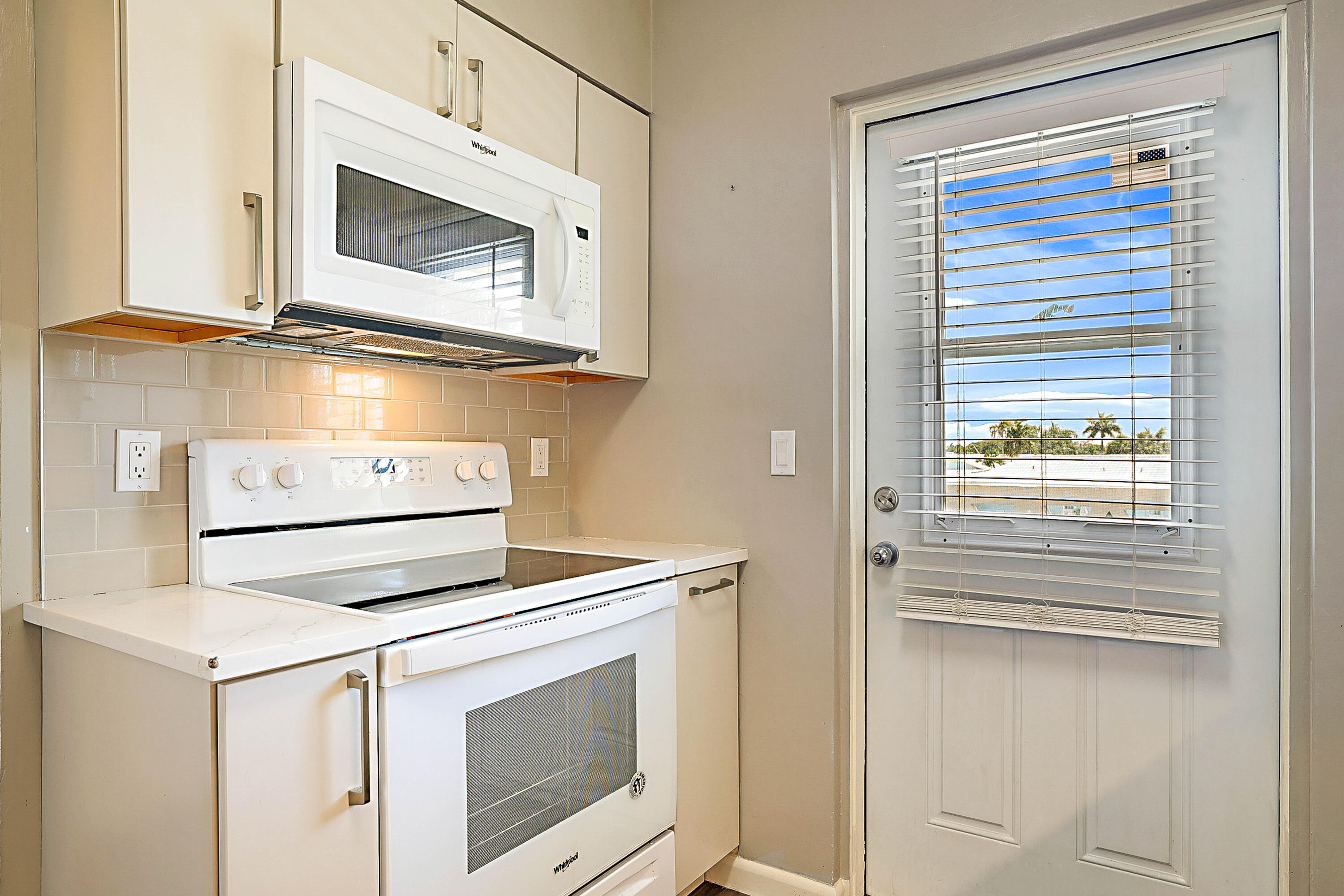 RIVER HOUSE TERRACE CONDO - Residential
