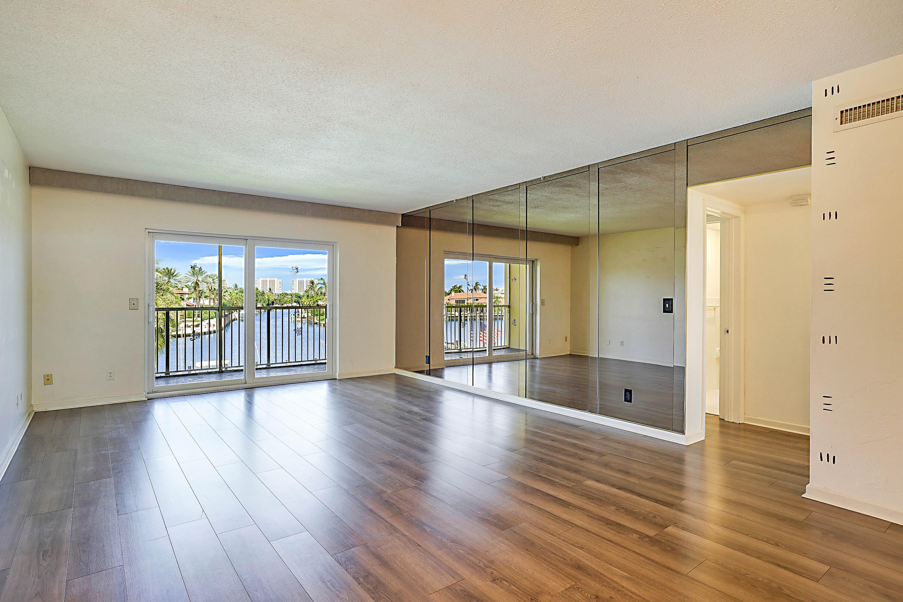 RIVER HOUSE TERRACE CONDO - Residential
