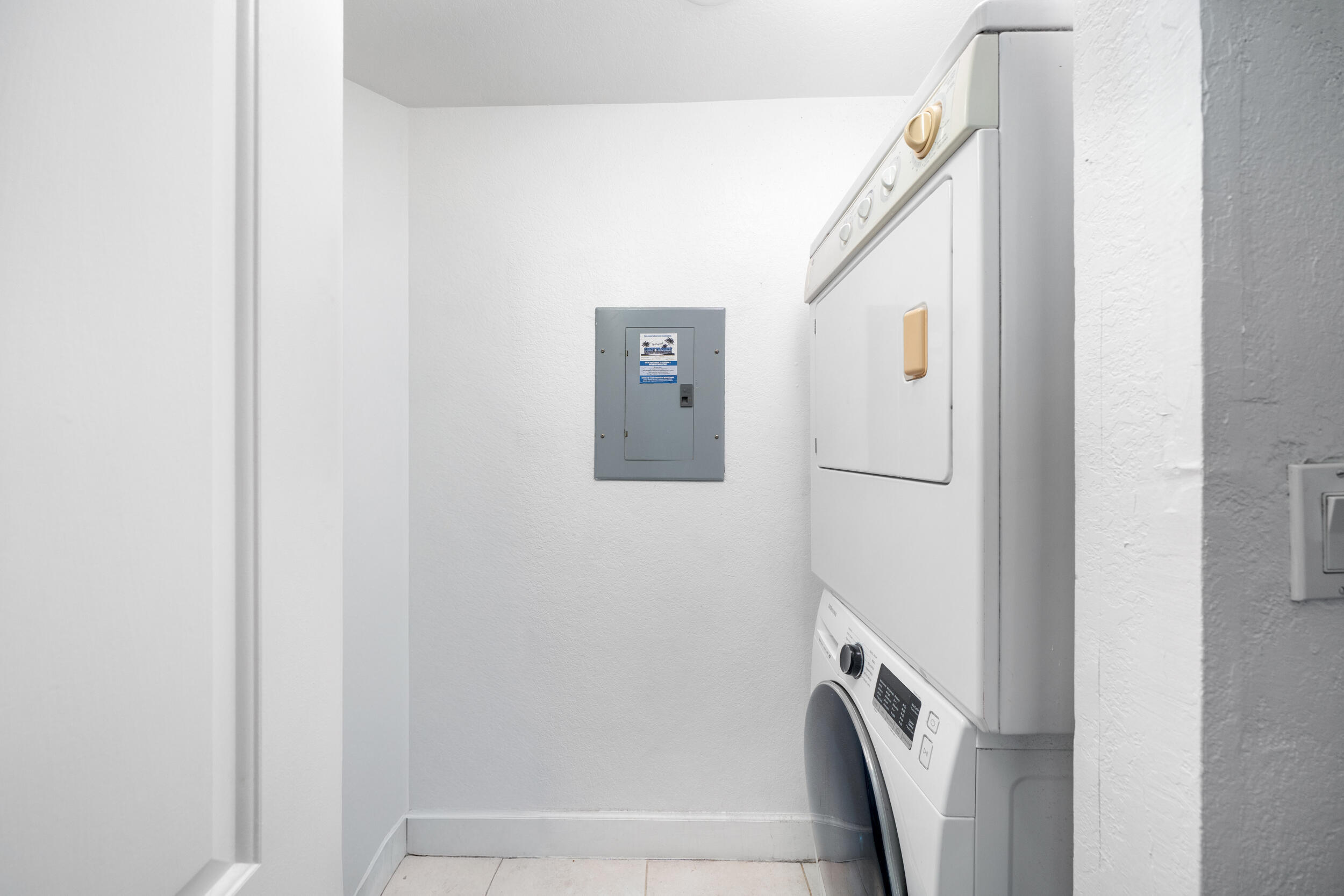 RADIUS CONDO - Residential Lease