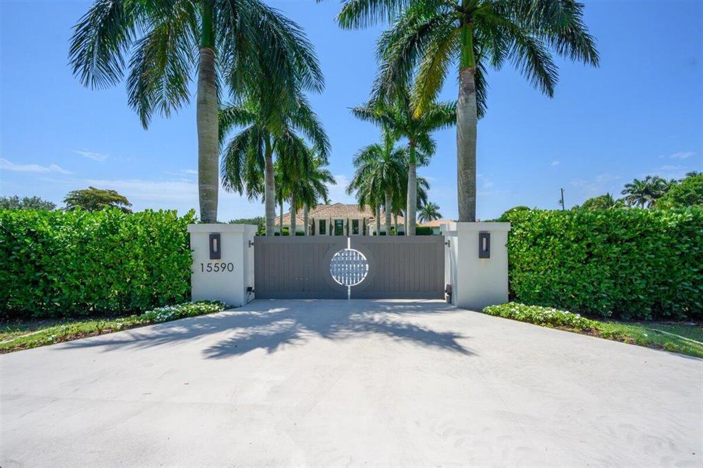 PALM BEACH POINT - Residential
