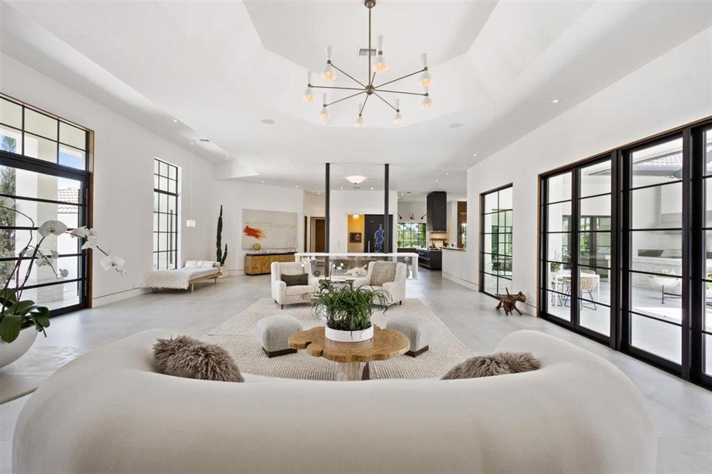 PALM BEACH POINT - Residential