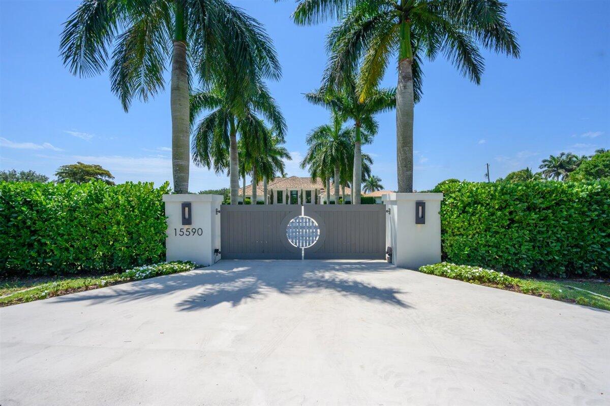 PALM BEACH POINT - Residential