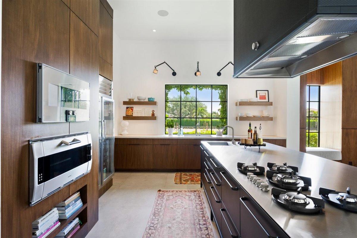 PALM BEACH POINT - Residential