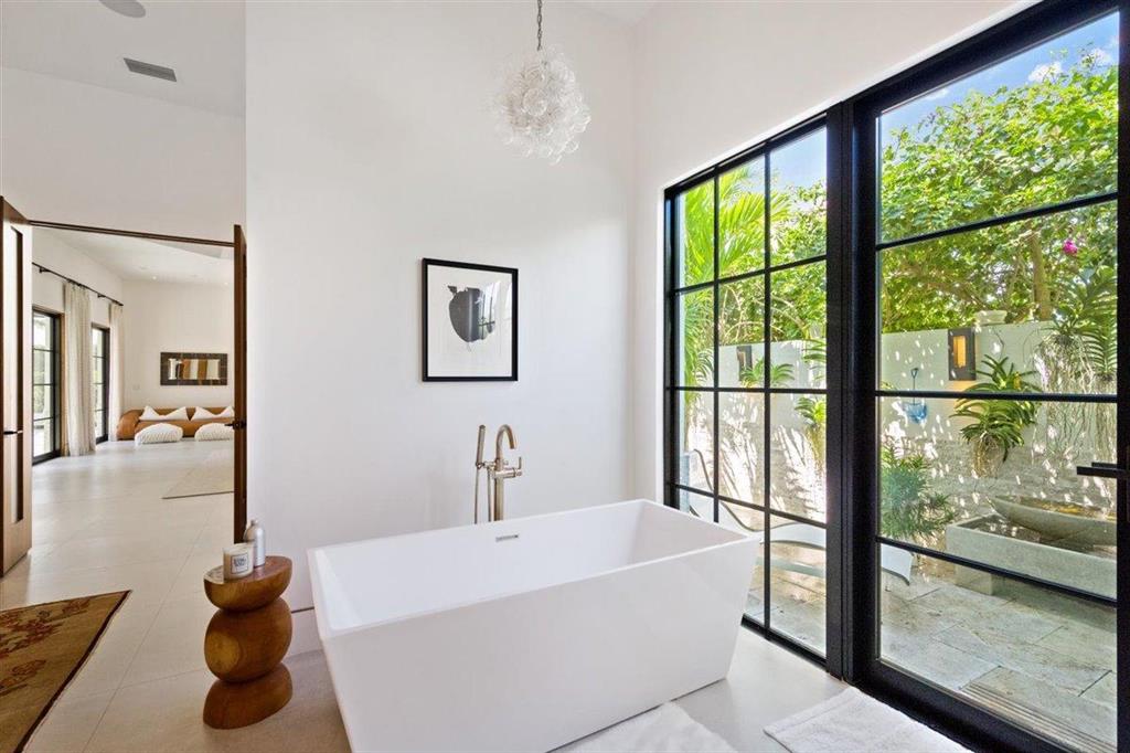 PALM BEACH POINT - Residential