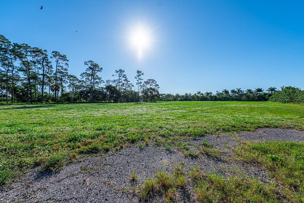 LOXAHATCHEE GROVES - Land