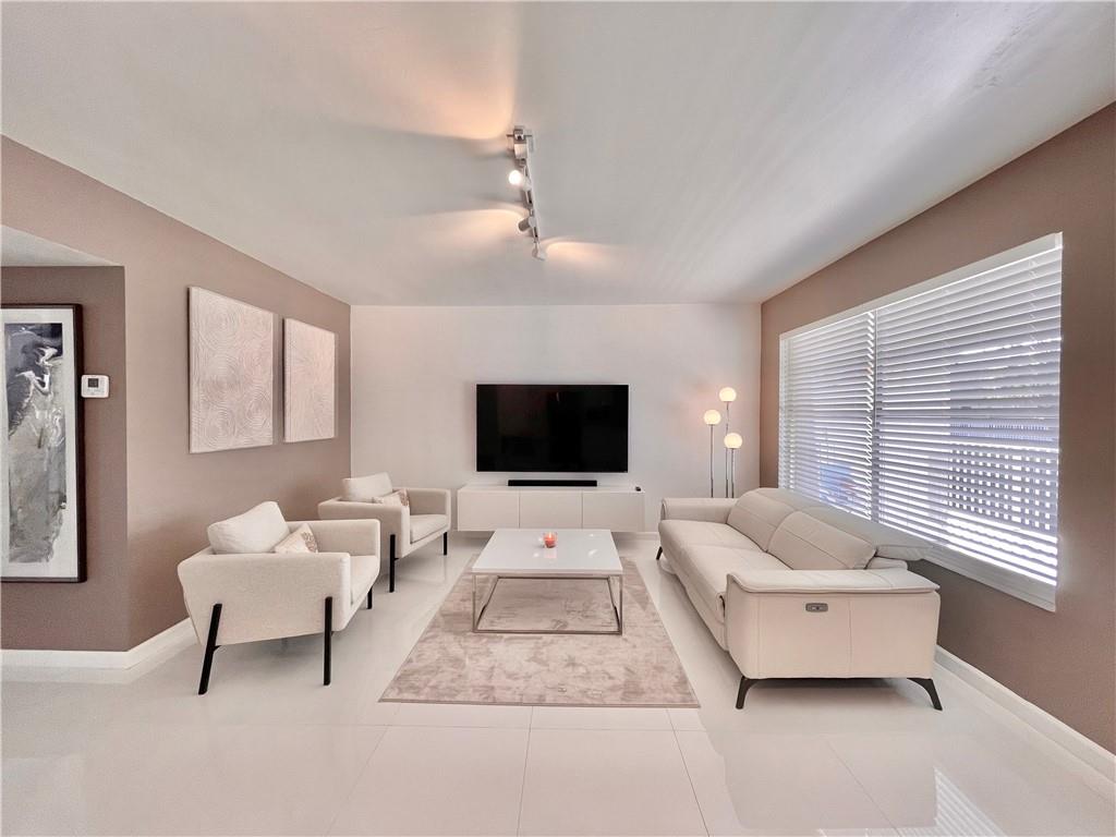Snug Harbor - Residential