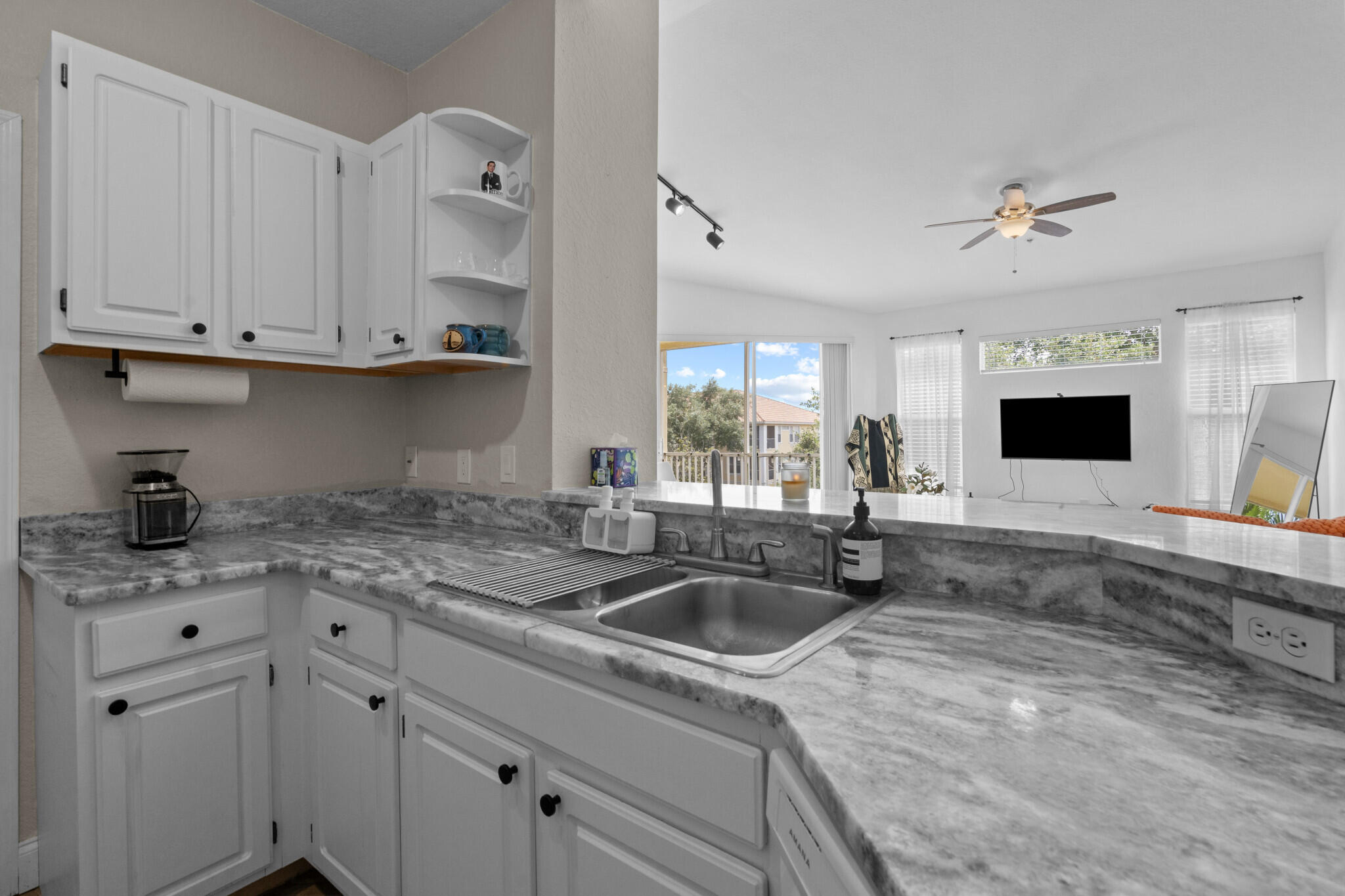 VISCONTI WEST CONDO - Residential