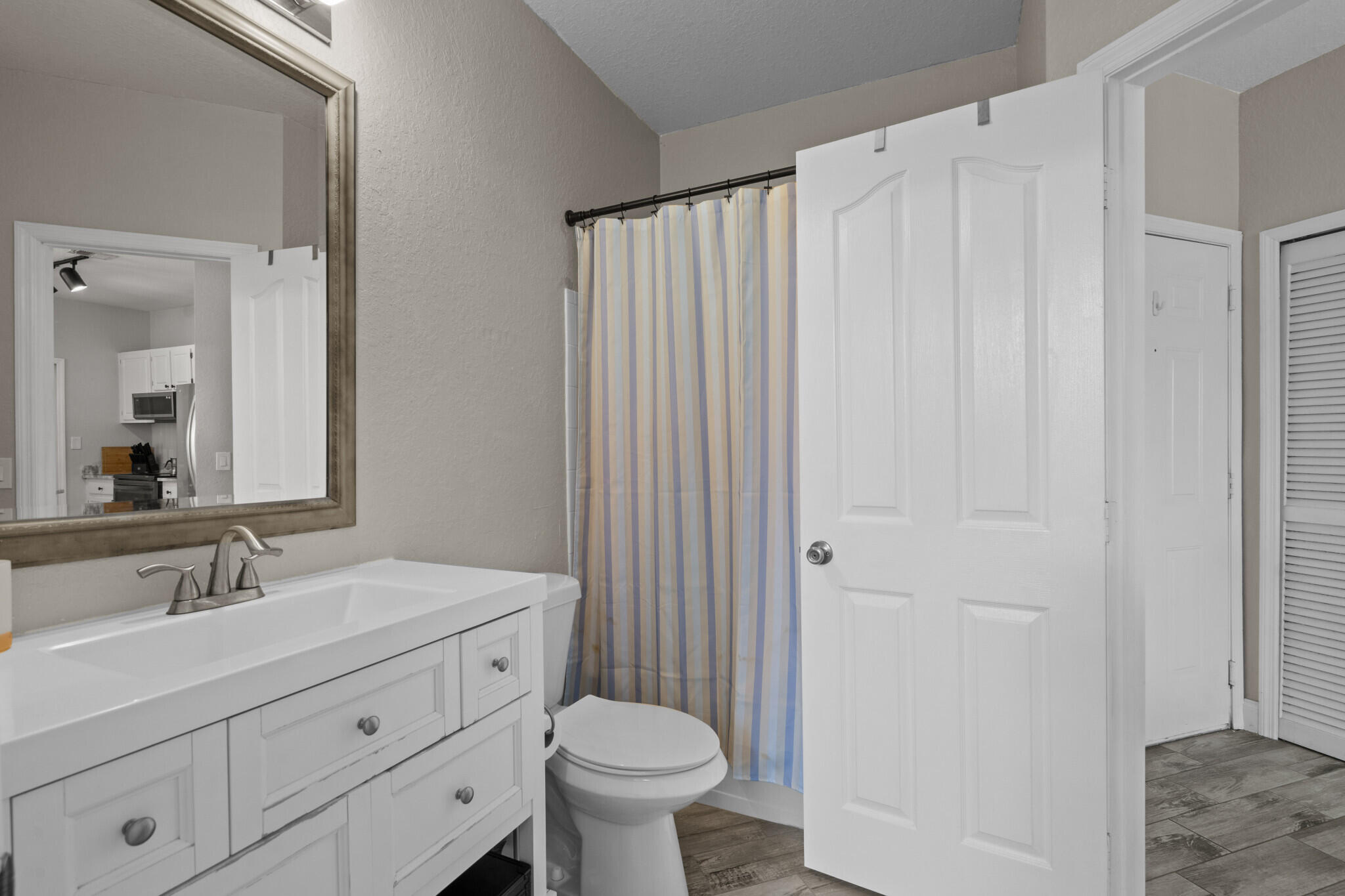 VISCONTI WEST CONDO - Residential