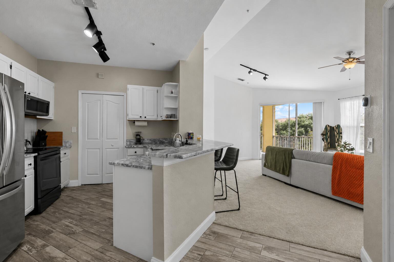 VISCONTI WEST CONDO - Residential