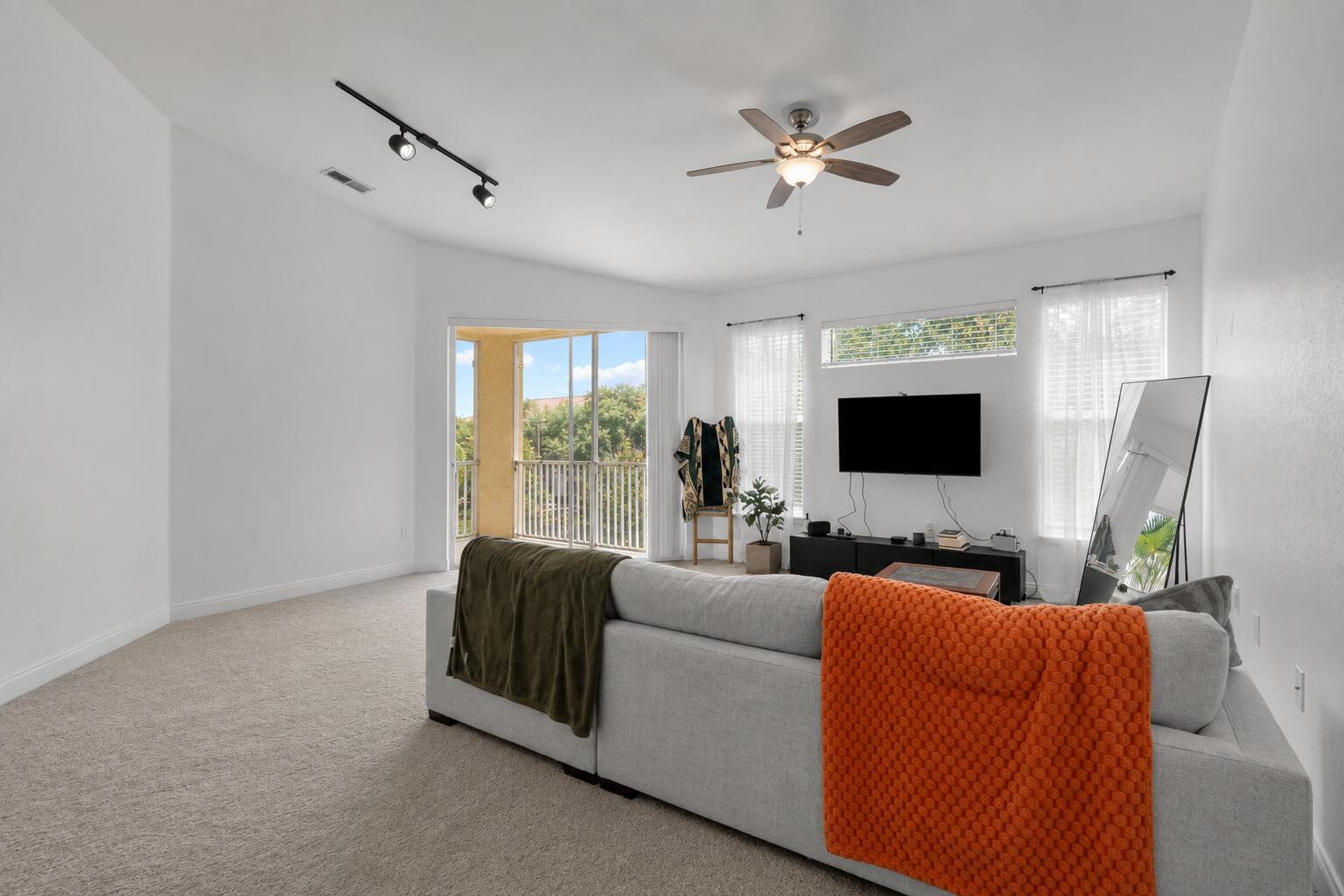 VISCONTI WEST CONDO - Residential