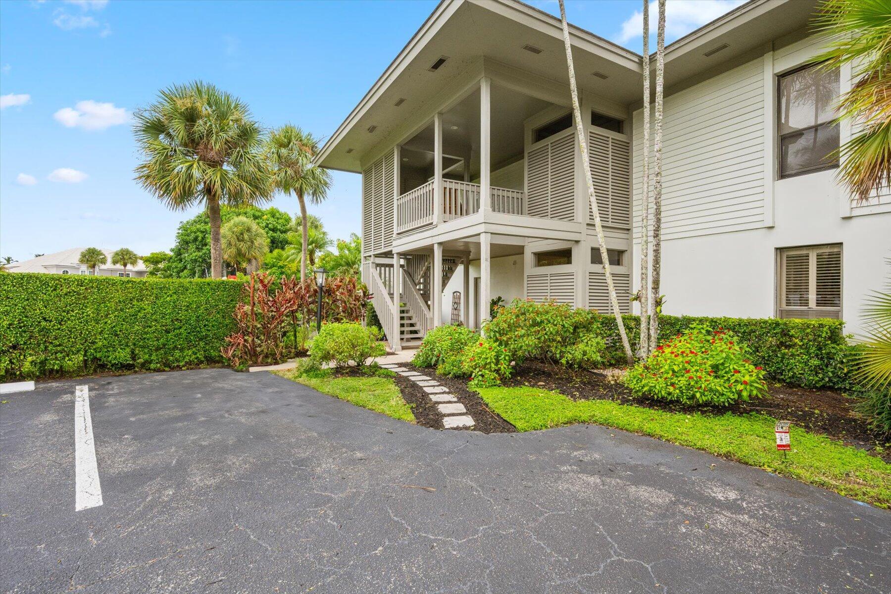 Your perfect home for the Wellington equestrian season. Nestled within the exclusive Palm Beach Polo Club, this beautifully appointed 500-square-foot lakeside studio offers the ideal blend of comfort, convenience, and location for your stay during the Winter Equestrian Festival (WEF) and Global Dressage Festival. Wake up to peaceful lake views before heading to the show grounds—Wellington International (WEF) and Global are just minutes away, making early mornings and late nights at the barn effortless. This fully furnished, turnkey studio features: Beautiful lakefront views Kitchenette with everything you need for everyday living In-unit washer and dryer Spacious bathroom with dual vanities Comfortable, thoughtfully furnished living space Move-in ready—just bring your suitcase