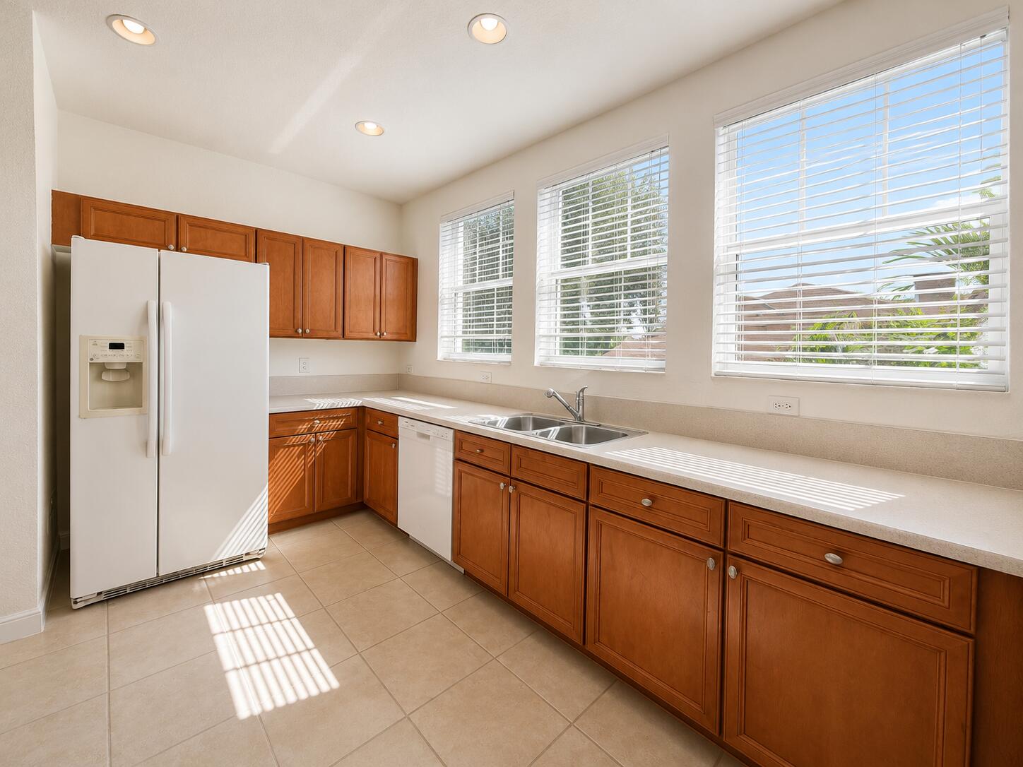 CITYSIDE CONDO - Residential Lease