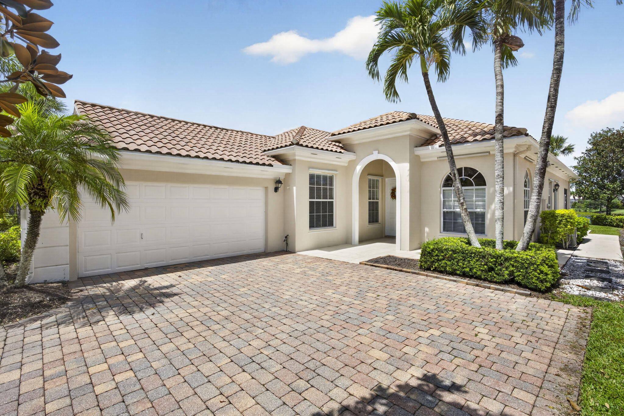CARLETON OAKS - Residential