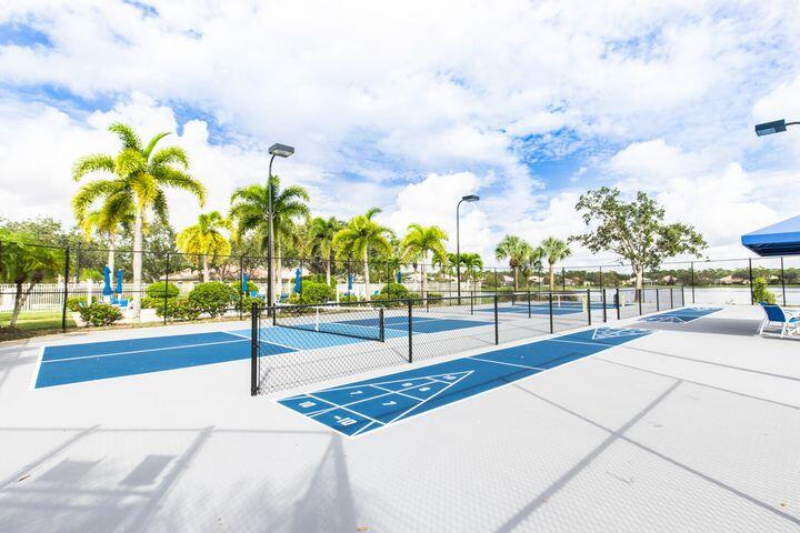 CARLETON OAKS - Residential