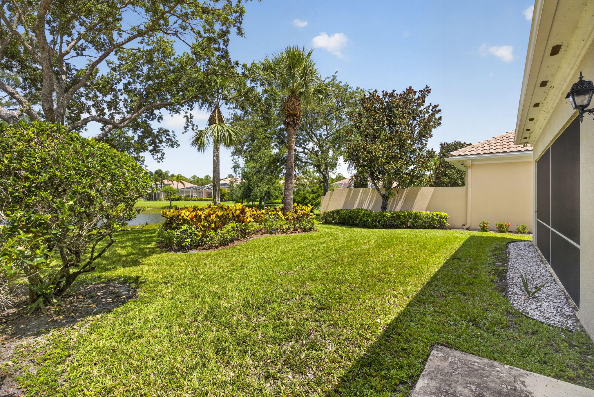 CARLETON OAKS - Residential
